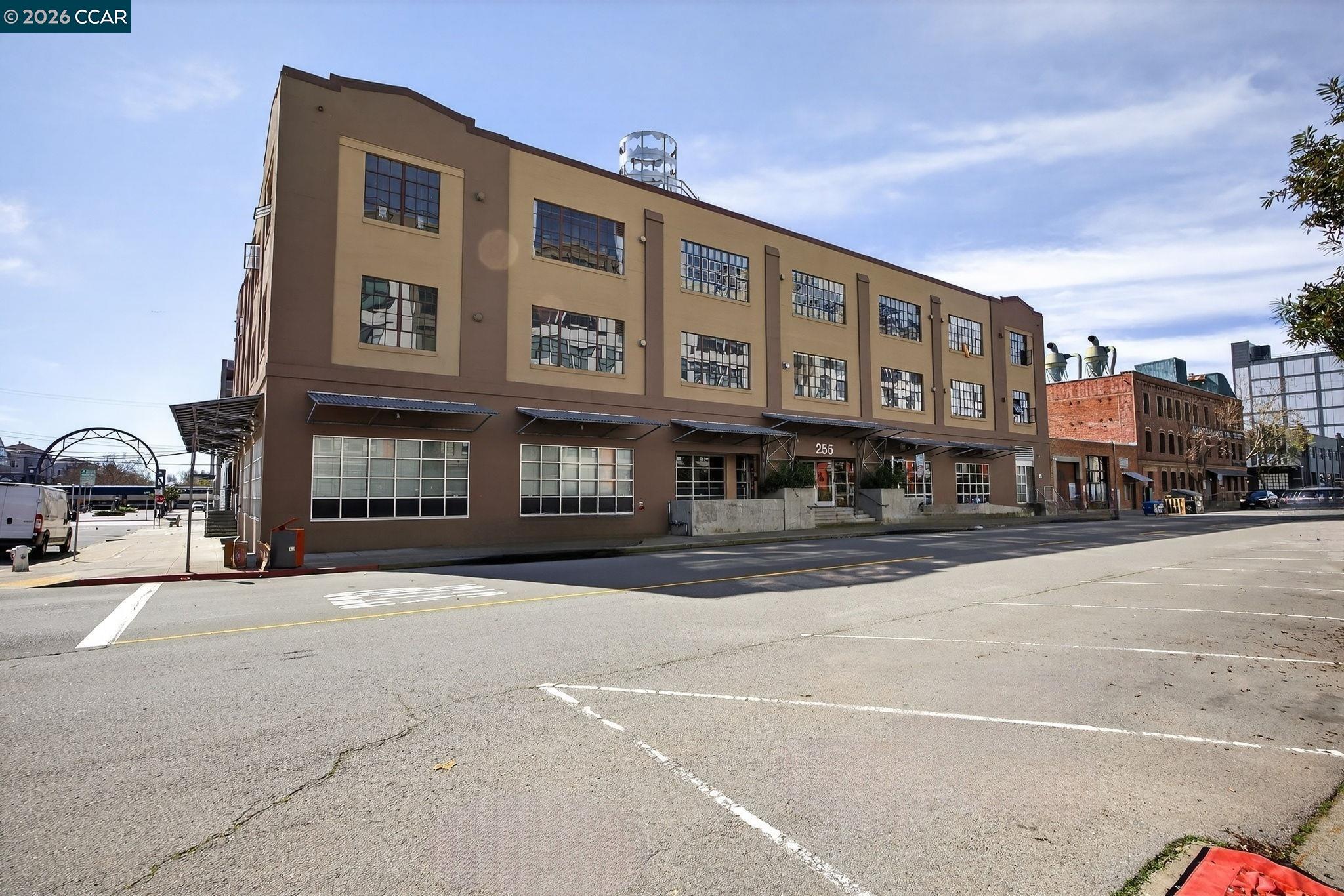 Detail Gallery Image 3 of 37 For , Oakland,  CA 94607 - – Beds | – Baths