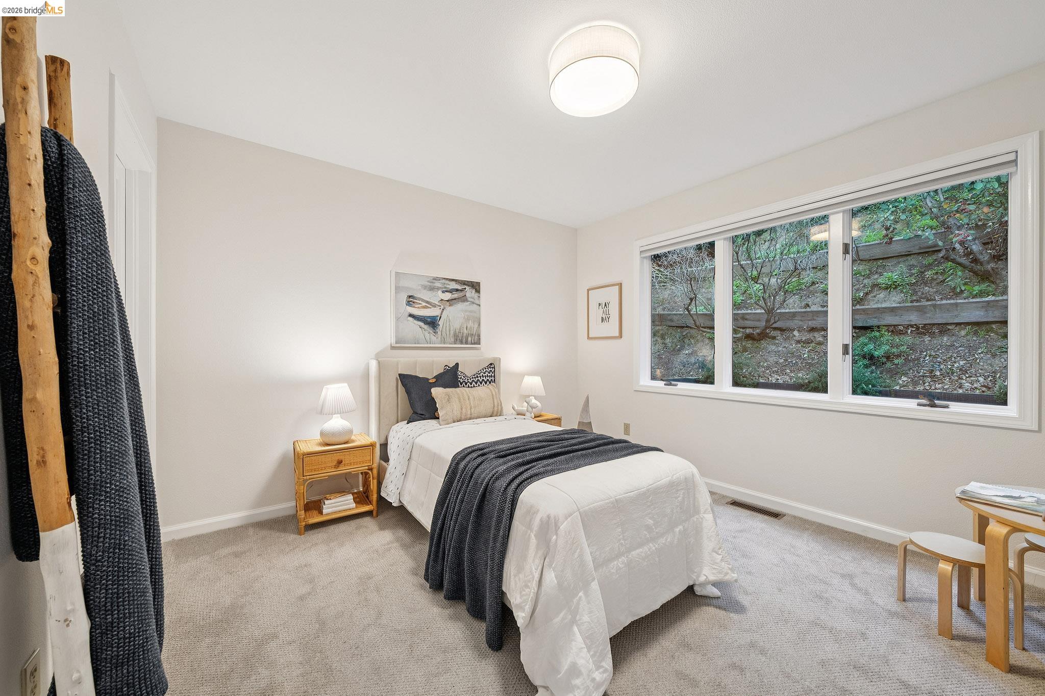 Detail Gallery Image 31 of 40 For 6869 Bristol Dr, Berkeley,  CA 94705 - 4 Beds | 3 Baths