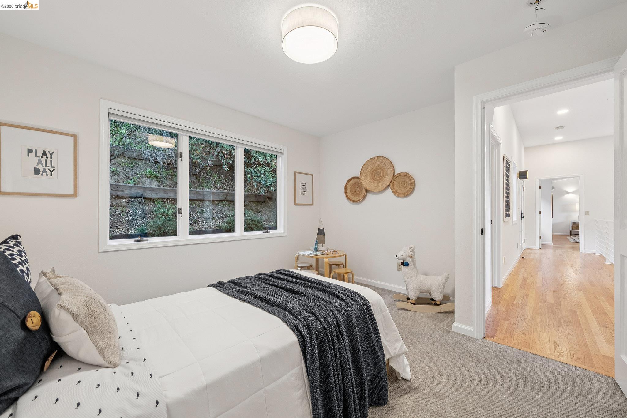 Detail Gallery Image 32 of 40 For 6869 Bristol Dr, Berkeley,  CA 94705 - 4 Beds | 3 Baths