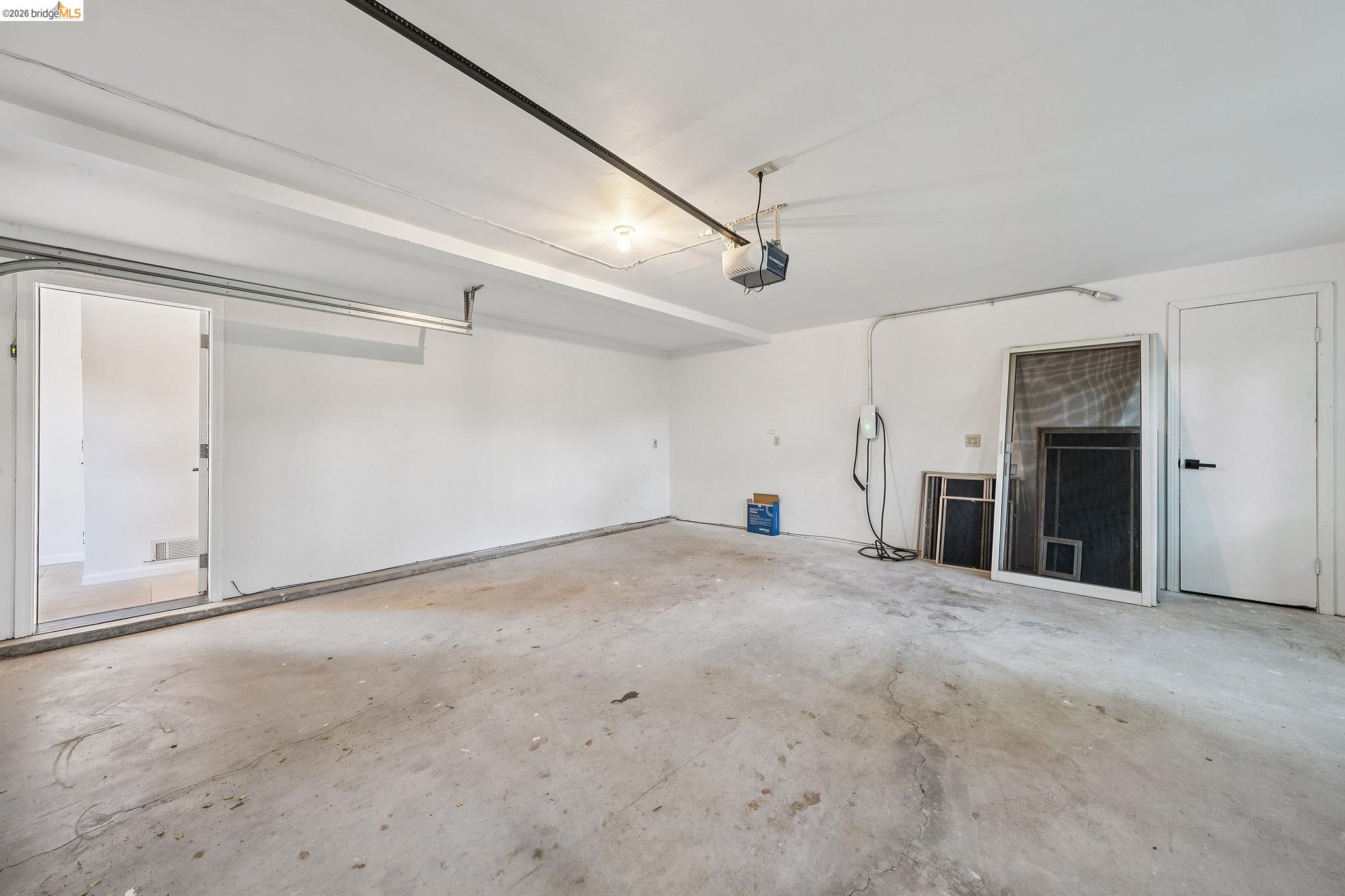 Detail Gallery Image 39 of 40 For 6869 Bristol Dr, Berkeley,  CA 94705 - 4 Beds | 3 Baths