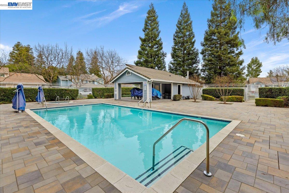 Detail Gallery Image 27 of 34 For 3873 Inverness Cmn, Livermore,  CA 94551 - 3 Beds | 2/1 Baths