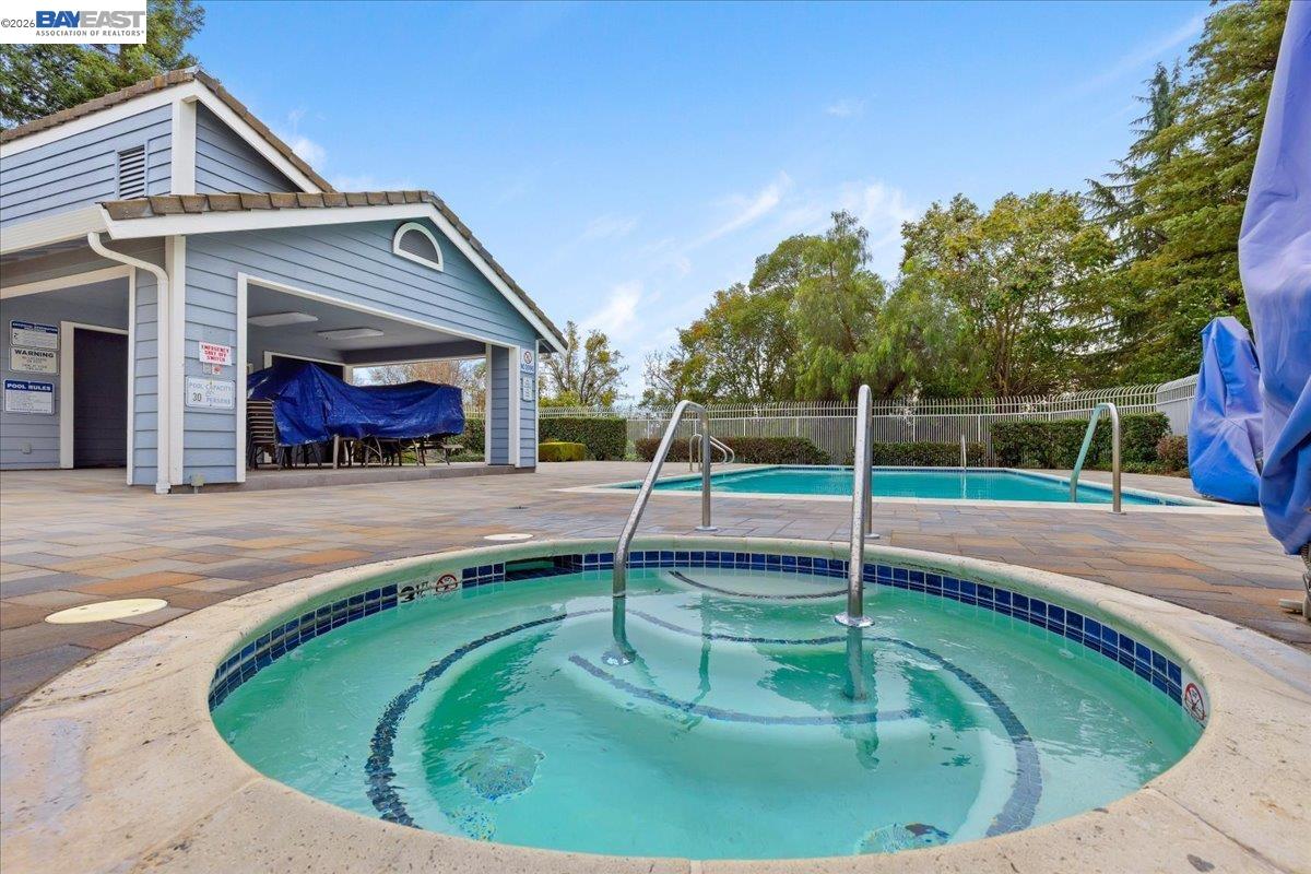 Detail Gallery Image 28 of 34 For 3873 Inverness Cmn, Livermore,  CA 94551 - 3 Beds | 2/1 Baths