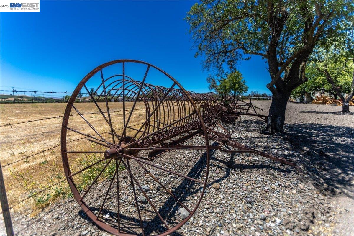 Detail Gallery Image 34 of 34 For 3873 Inverness Cmn, Livermore,  CA 94551 - 3 Beds | 2/1 Baths
