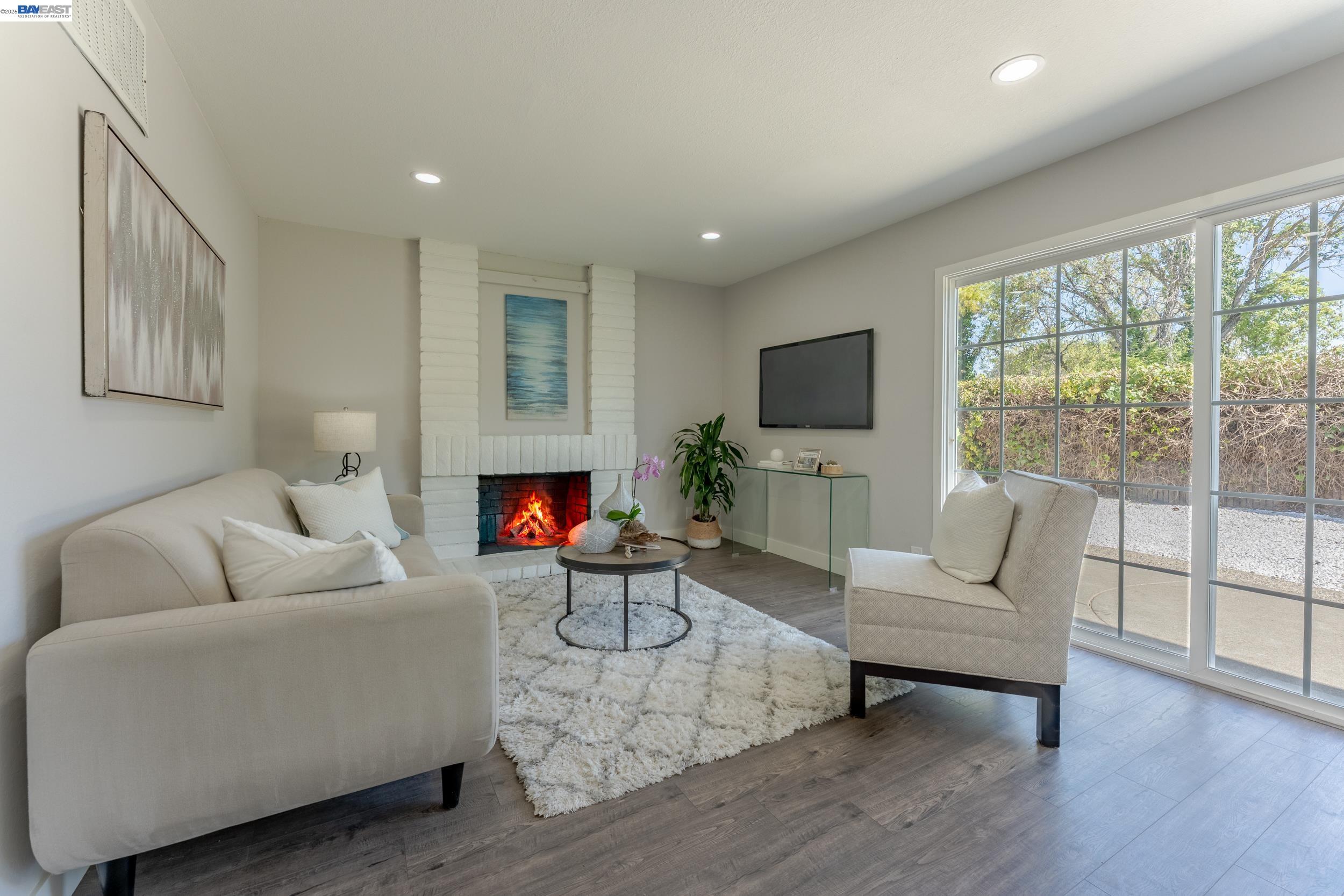 Detail Gallery Image 13 of 28 For 32224 Sloccum Ct, Union City,  CA 94587 - 4 Beds | 2/1 Baths