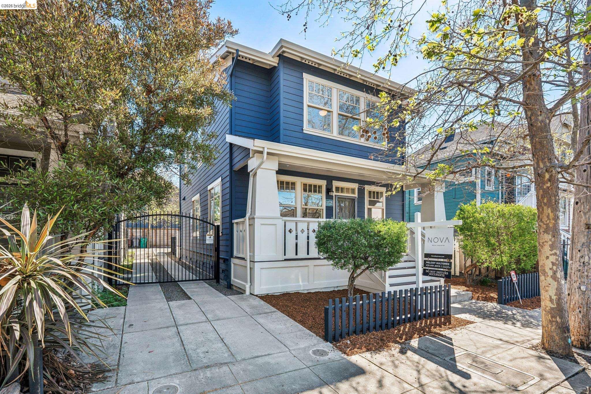 Detail Gallery Image 2 of 52 For 1479 34 Th St, Oakland,  CA 94608 - 4 Beds | 2/1 Baths