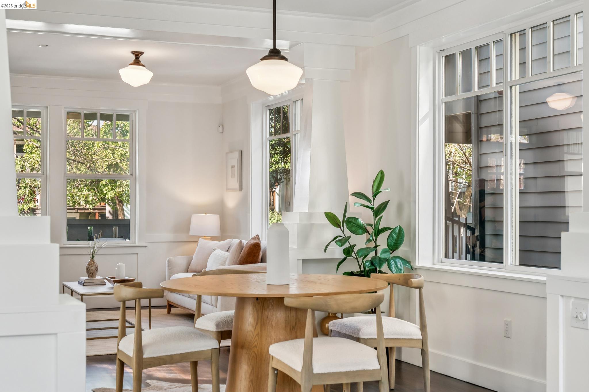 Detail Gallery Image 17 of 52 For 1479 34 Th St, Oakland,  CA 94608 - 4 Beds | 2/1 Baths