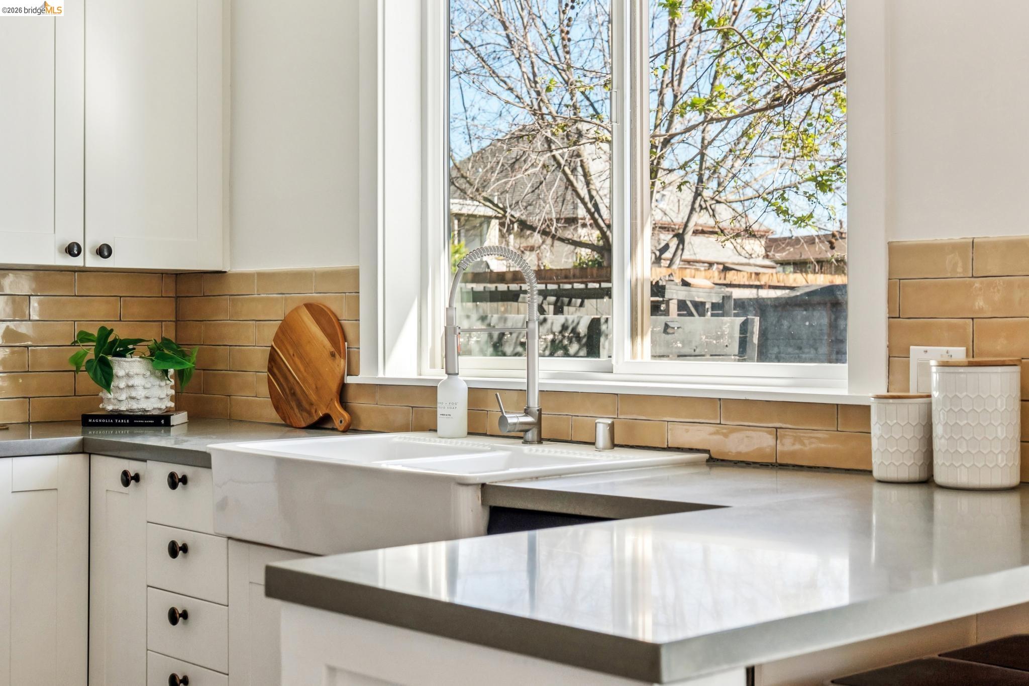 Detail Gallery Image 28 of 52 For 1479 34 Th St, Oakland,  CA 94608 - 4 Beds | 2/1 Baths