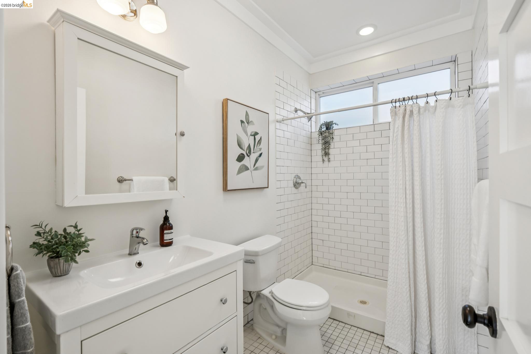 Detail Gallery Image 38 of 52 For 1479 34 Th St, Oakland,  CA 94608 - 4 Beds | 2/1 Baths