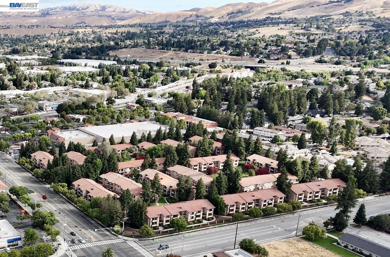 Detail Gallery Image 2 of 39 For 93 Shaniko Cmn #24,  Fremont,  CA 94539 - 3 Beds | 2 Baths