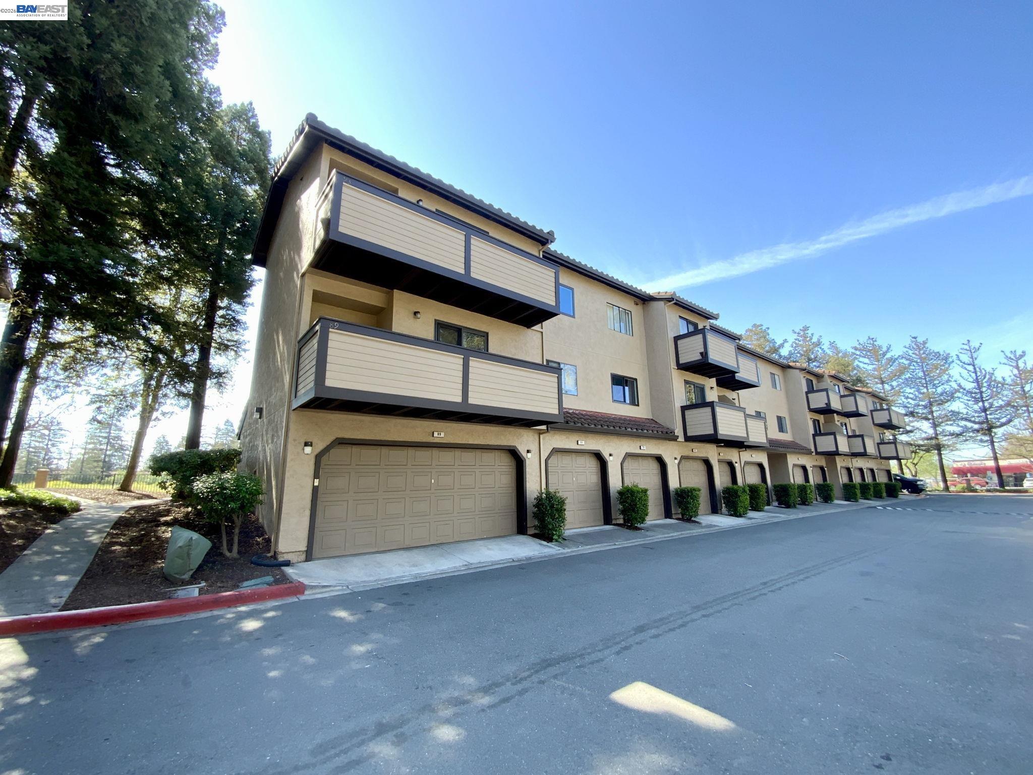 Detail Gallery Image 4 of 39 For 93 Shaniko Cmn #24,  Fremont,  CA 94539 - 3 Beds | 2 Baths