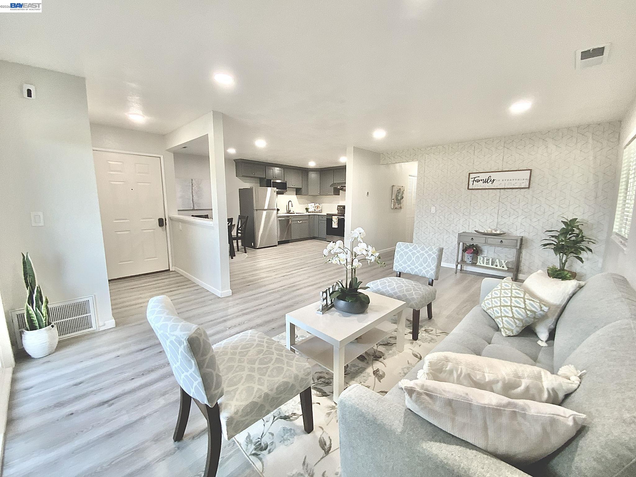 Photo #6: 41127556 Listing: Photo #6