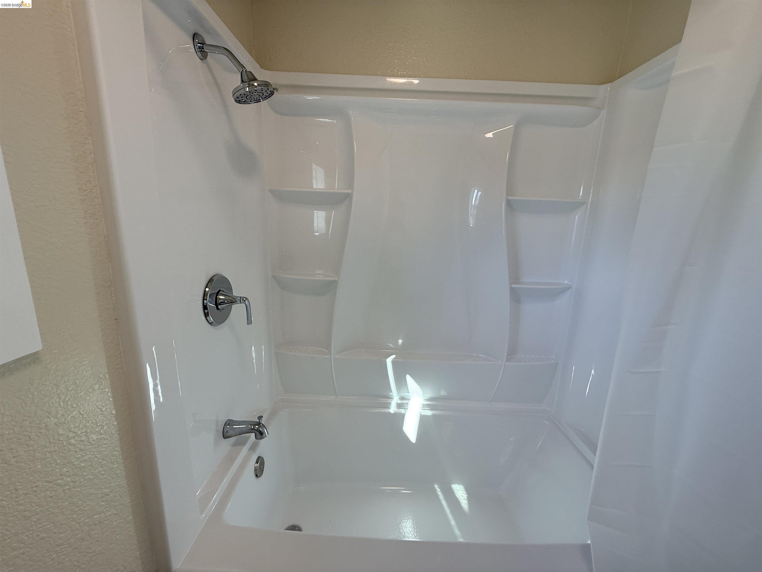 Detail Gallery Image 13 of 48 For 321 Benicia Rd, Vallejo,  CA 94590 - 3 Beds | 3 Baths