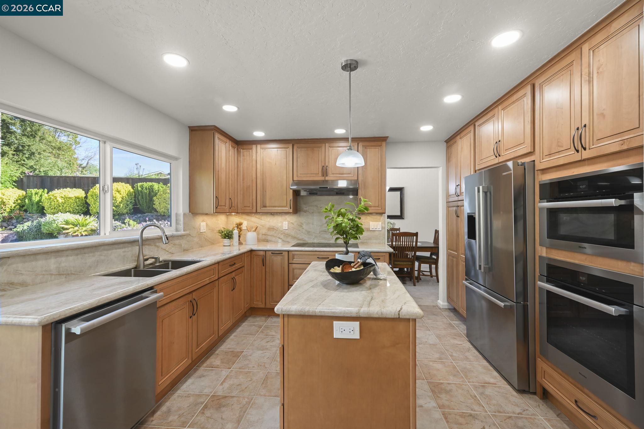 Detail Gallery Image 4 of 52 For 810 Century Way, Danville,  CA 94526 - 4 Beds | 2/1 Baths