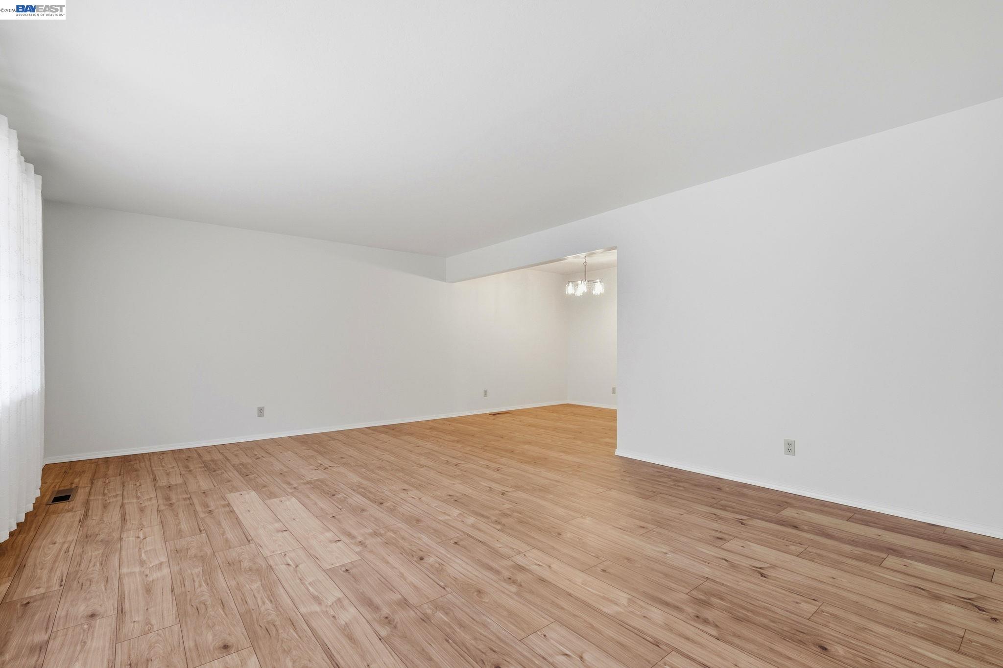 Detail Gallery Image 11 of 49 For 649 Graham Hill Rd, Santa Cruz,  CA 95060 - 3 Beds | 2/1 Baths