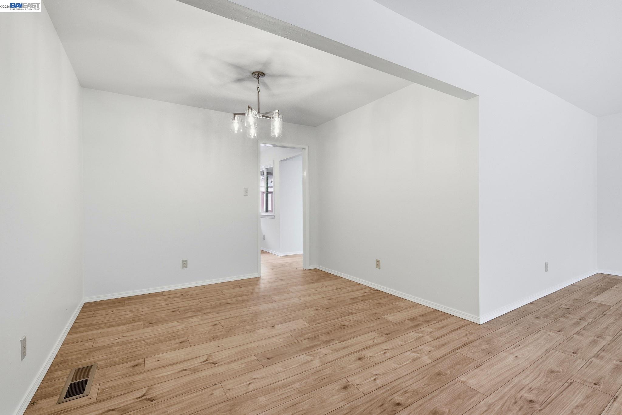 Detail Gallery Image 15 of 49 For 649 Graham Hill Rd, Santa Cruz,  CA 95060 - 3 Beds | 2/1 Baths