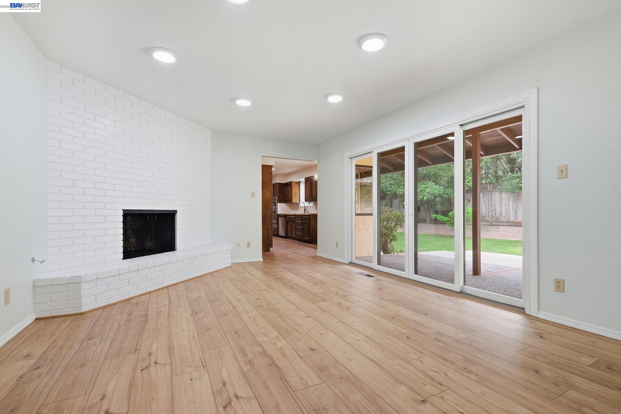 Detail Gallery Image 16 of 49 For 649 Graham Hill Rd, Santa Cruz,  CA 95060 - 3 Beds | 2/1 Baths