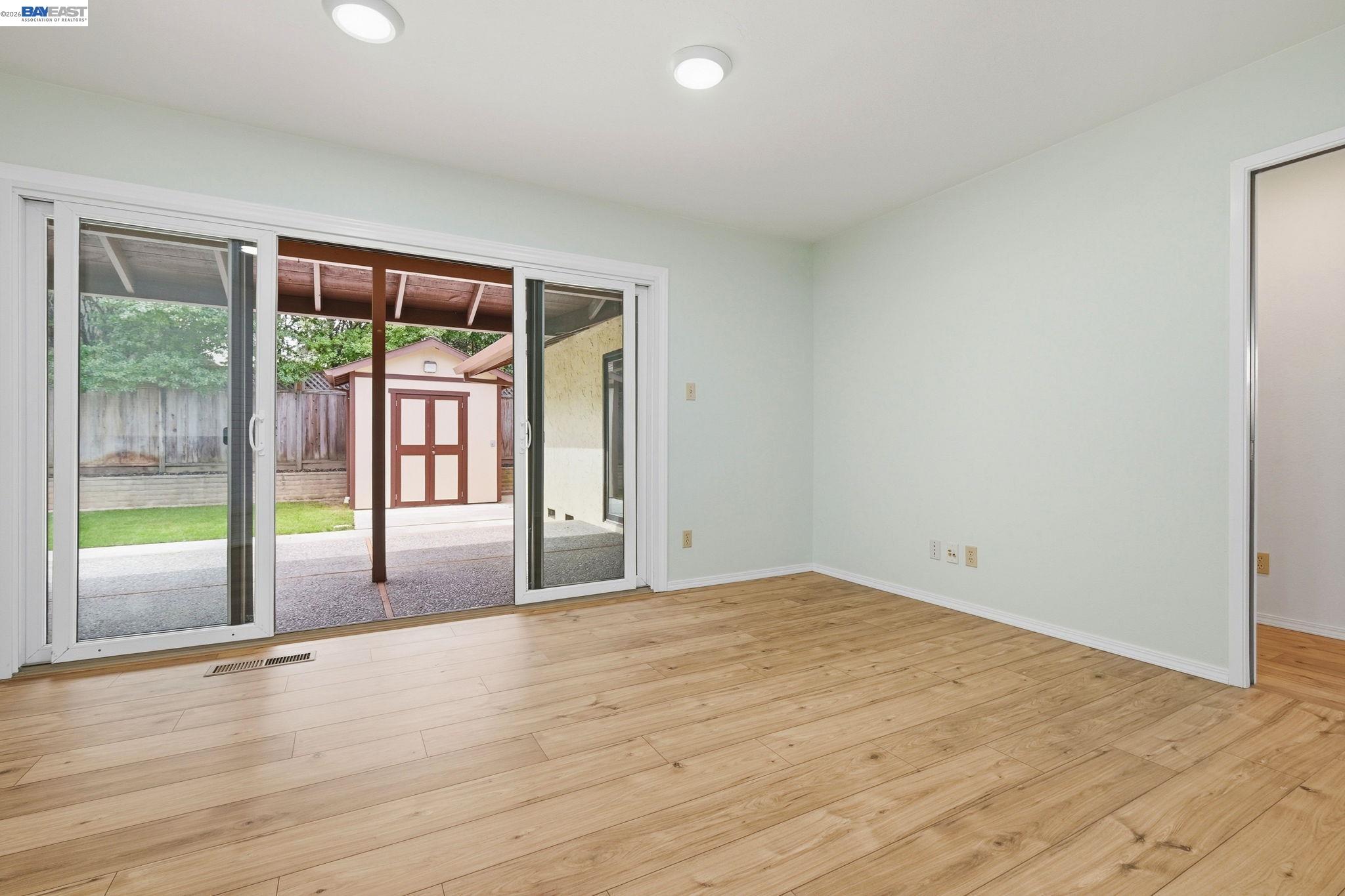 Detail Gallery Image 17 of 49 For 649 Graham Hill Rd, Santa Cruz,  CA 95060 - 3 Beds | 2/1 Baths