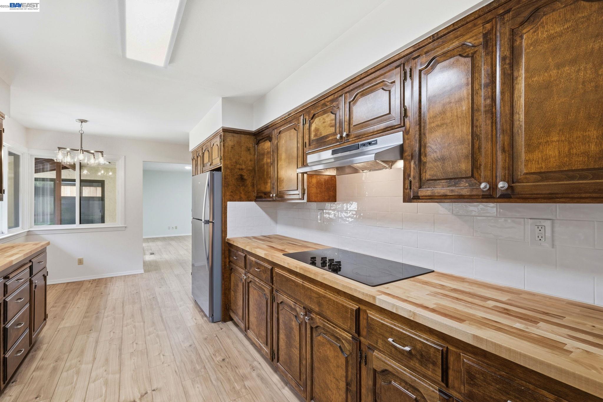 Detail Gallery Image 19 of 49 For 649 Graham Hill Rd, Santa Cruz,  CA 95060 - 3 Beds | 2/1 Baths