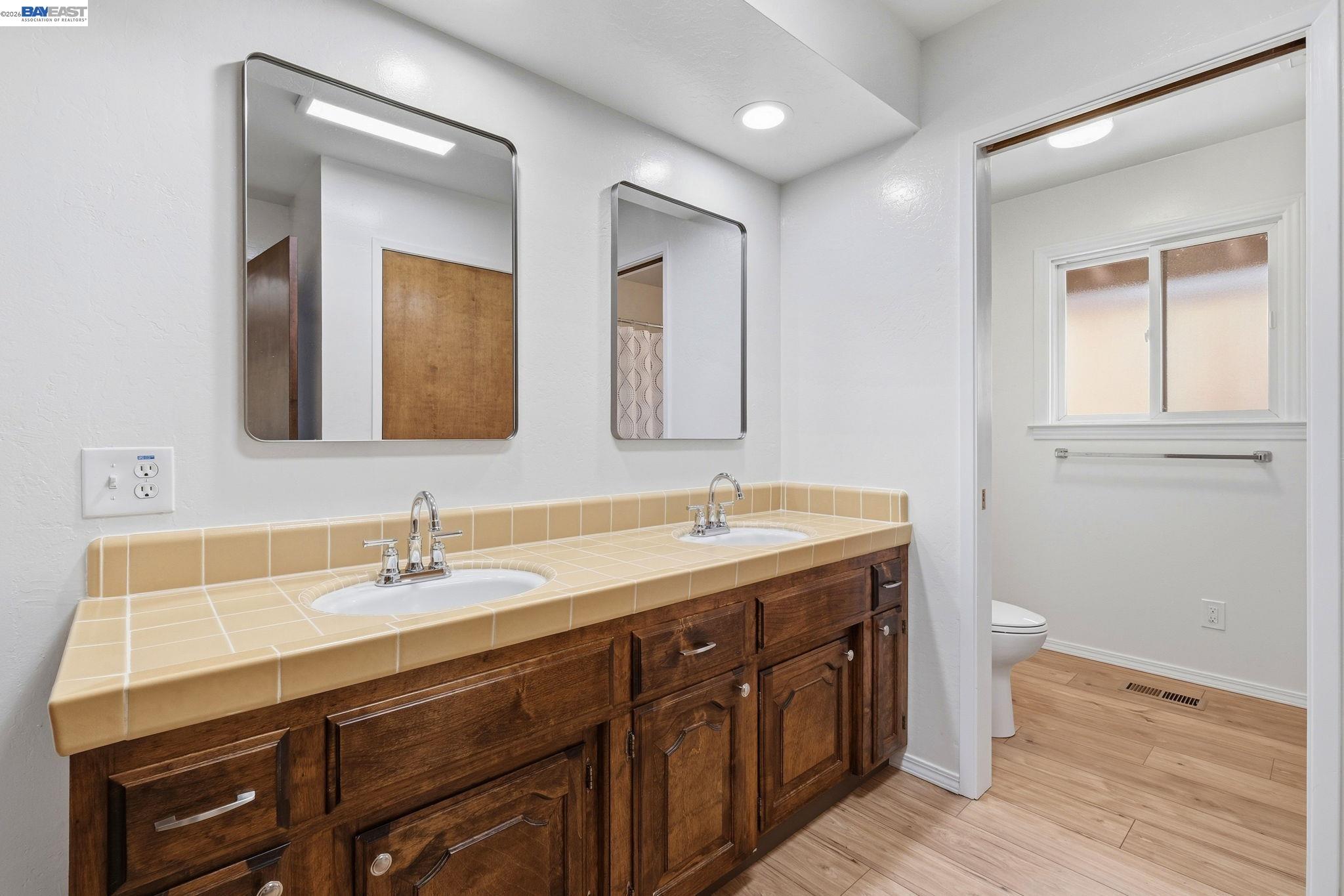 Detail Gallery Image 27 of 49 For 649 Graham Hill Rd, Santa Cruz,  CA 95060 - 3 Beds | 2/1 Baths