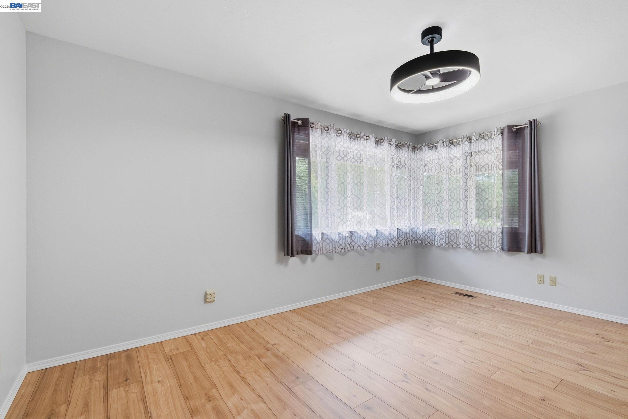 Detail Gallery Image 32 of 49 For 649 Graham Hill Rd, Santa Cruz,  CA 95060 - 3 Beds | 2/1 Baths