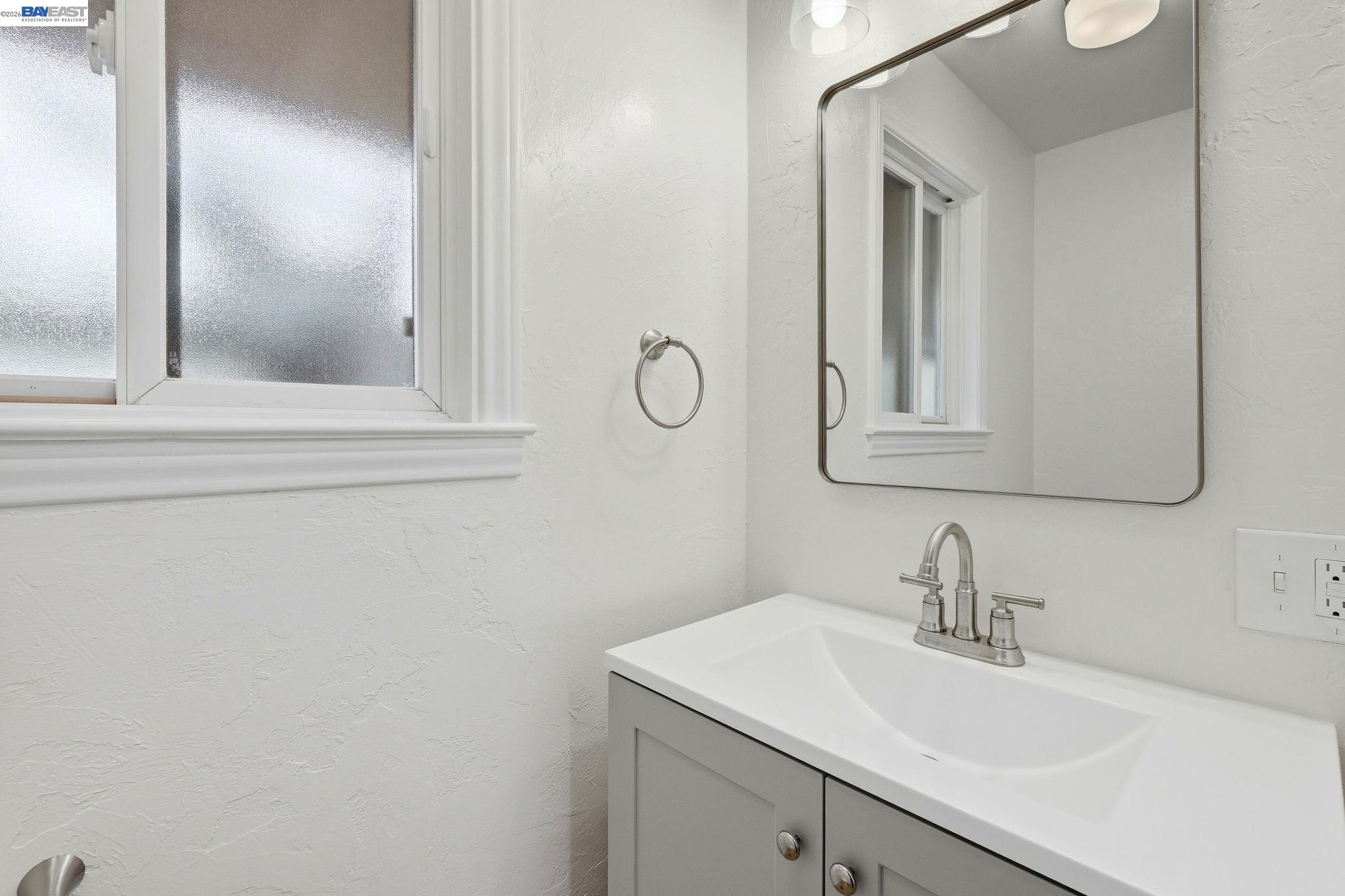 Detail Gallery Image 41 of 49 For 649 Graham Hill Rd, Santa Cruz,  CA 95060 - 3 Beds | 2/1 Baths