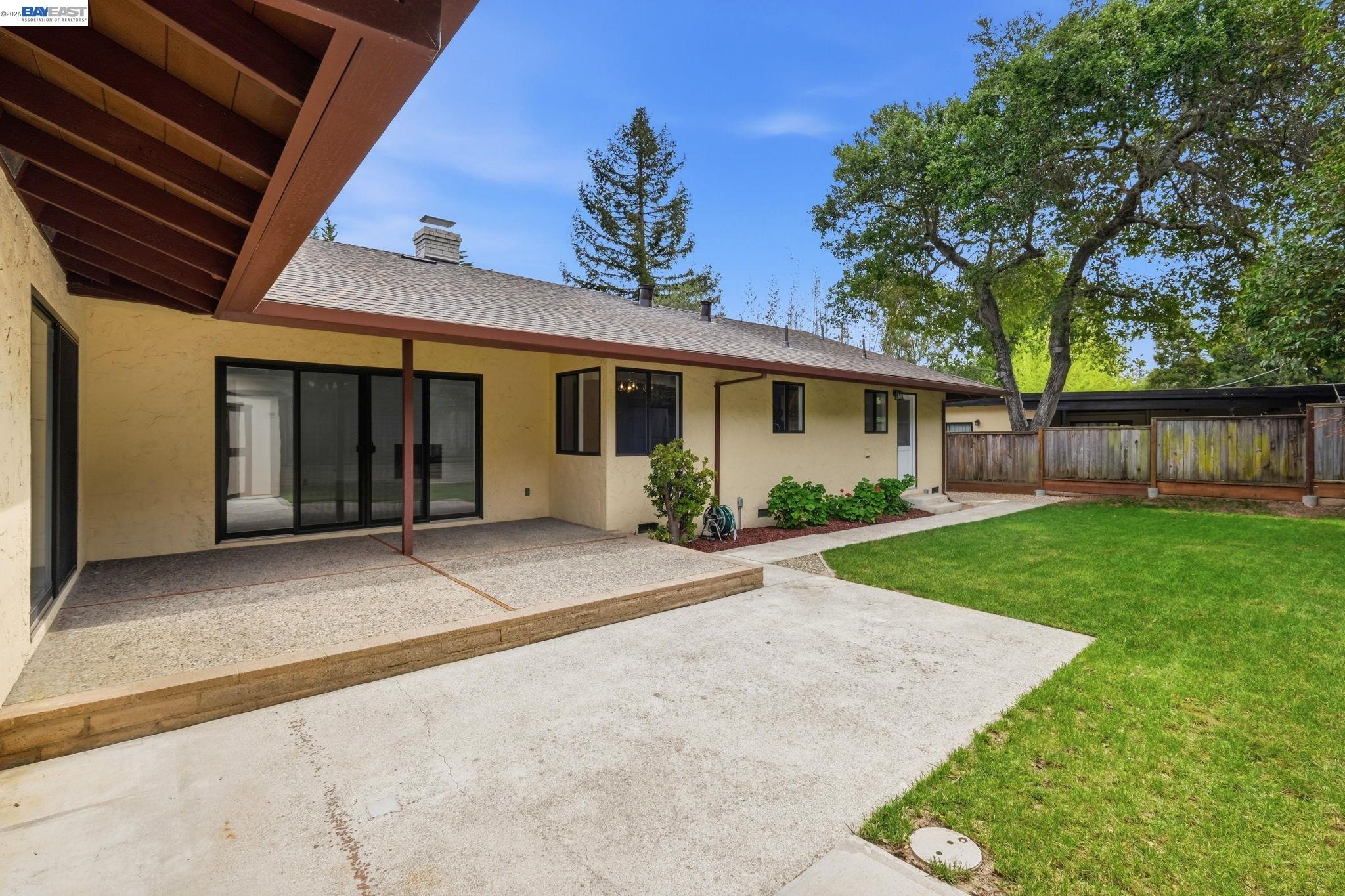 Detail Gallery Image 45 of 49 For 649 Graham Hill Rd, Santa Cruz,  CA 95060 - 3 Beds | 2/1 Baths