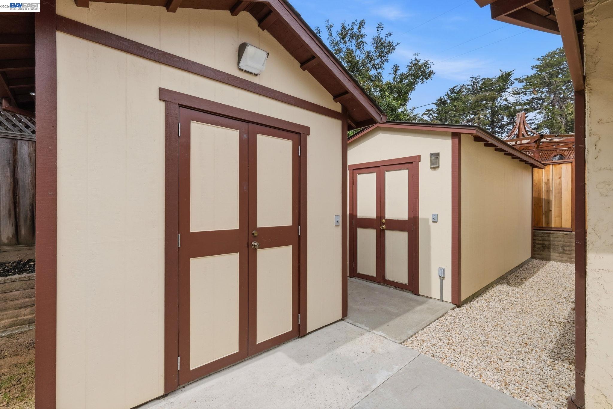 Detail Gallery Image 46 of 49 For 649 Graham Hill Rd, Santa Cruz,  CA 95060 - 3 Beds | 2/1 Baths
