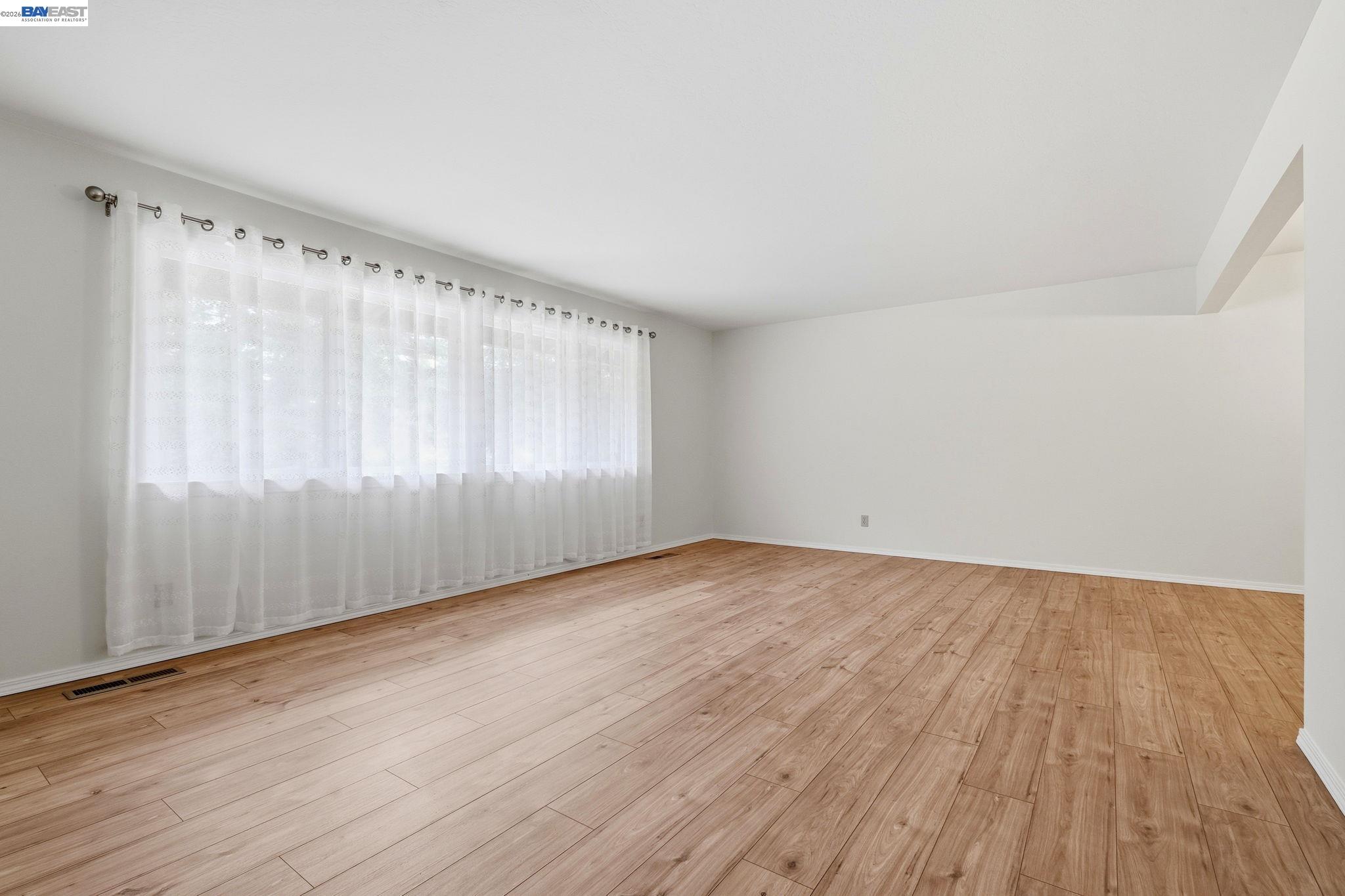 Detail Gallery Image 8 of 49 For 649 Graham Hill Rd, Santa Cruz,  CA 95060 - 3 Beds | 2/1 Baths