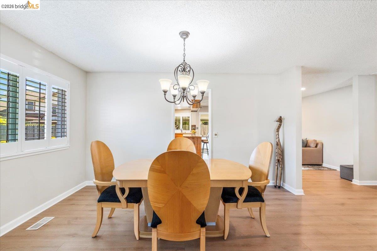 Detail Gallery Image 12 of 56 For 14787 Oleander St, San Leandro,  CA 94578 - 4 Beds | 2 Baths