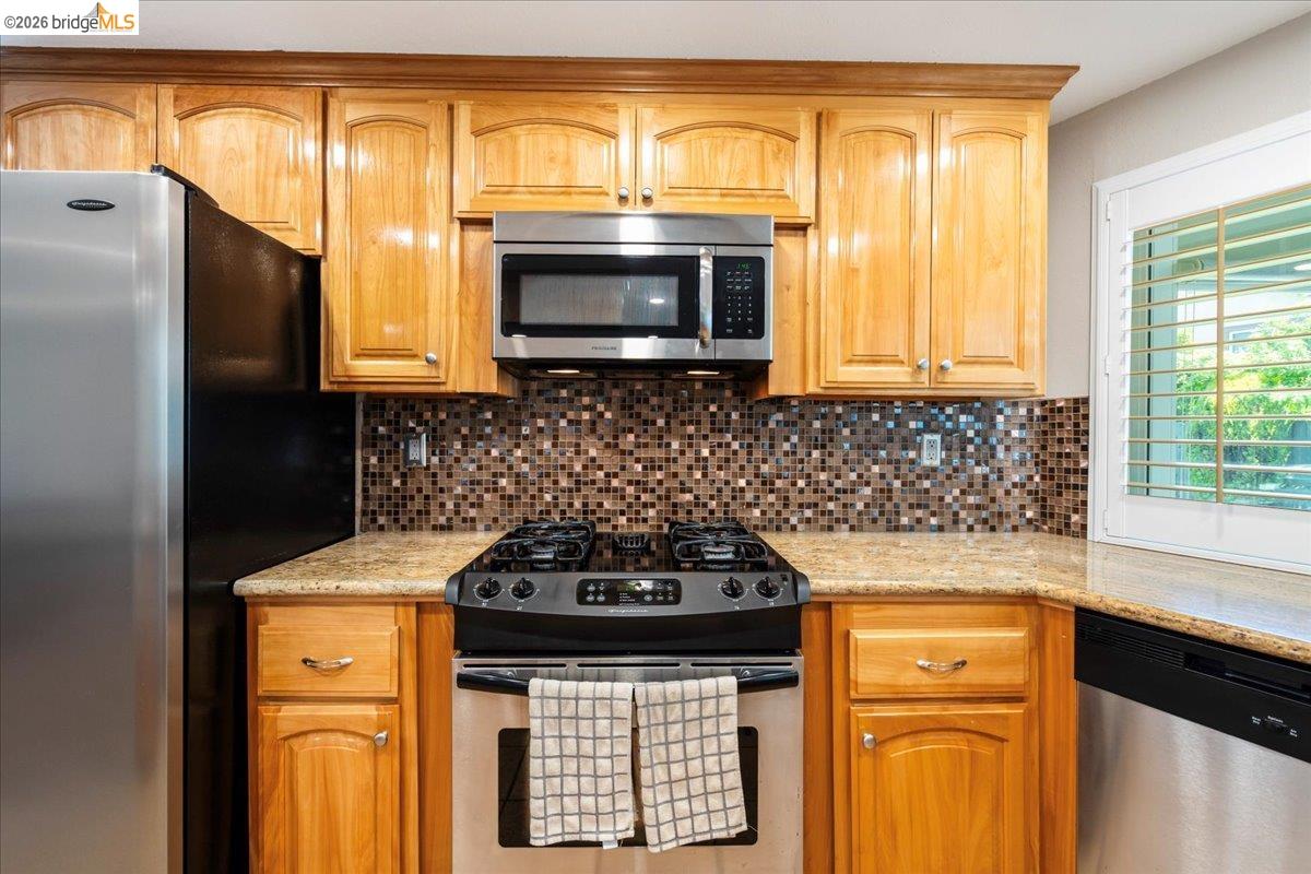 Detail Gallery Image 18 of 56 For 14787 Oleander St, San Leandro,  CA 94578 - 4 Beds | 2 Baths