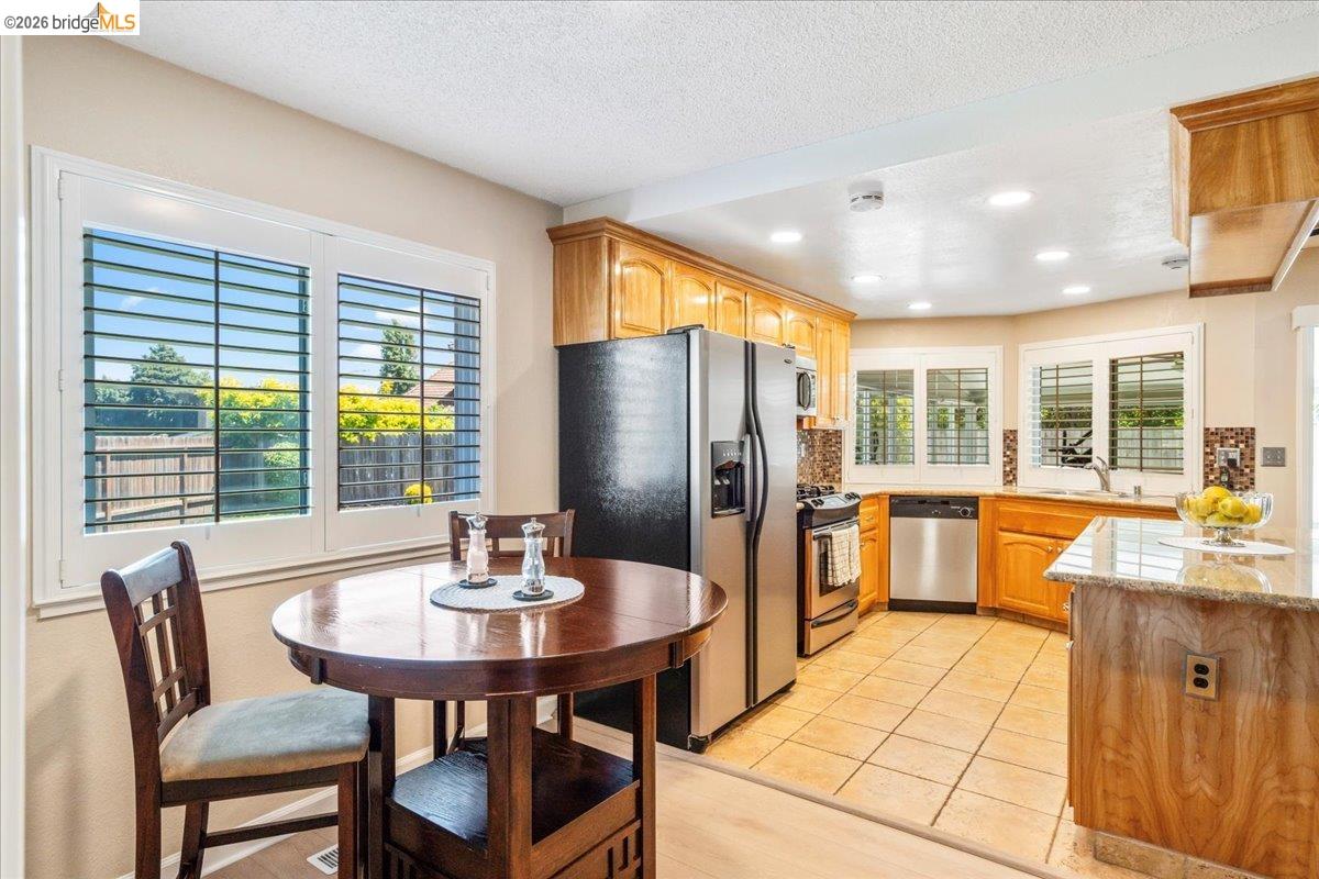 Detail Gallery Image 20 of 56 For 14787 Oleander St, San Leandro,  CA 94578 - 4 Beds | 2 Baths