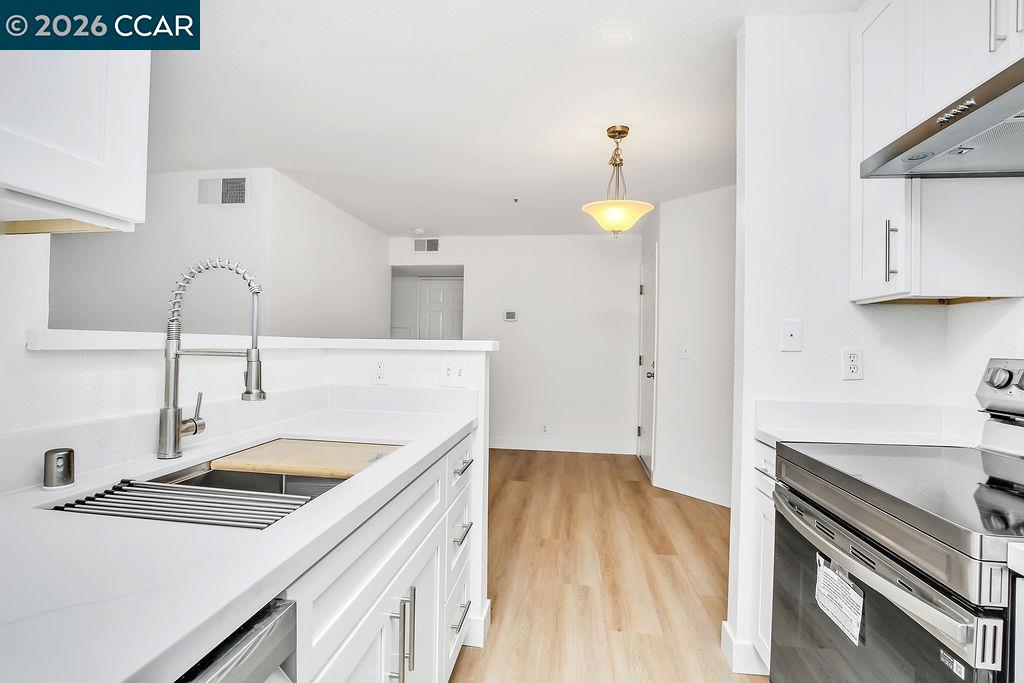 Photo #15: 41127570 Listing: Photo #15