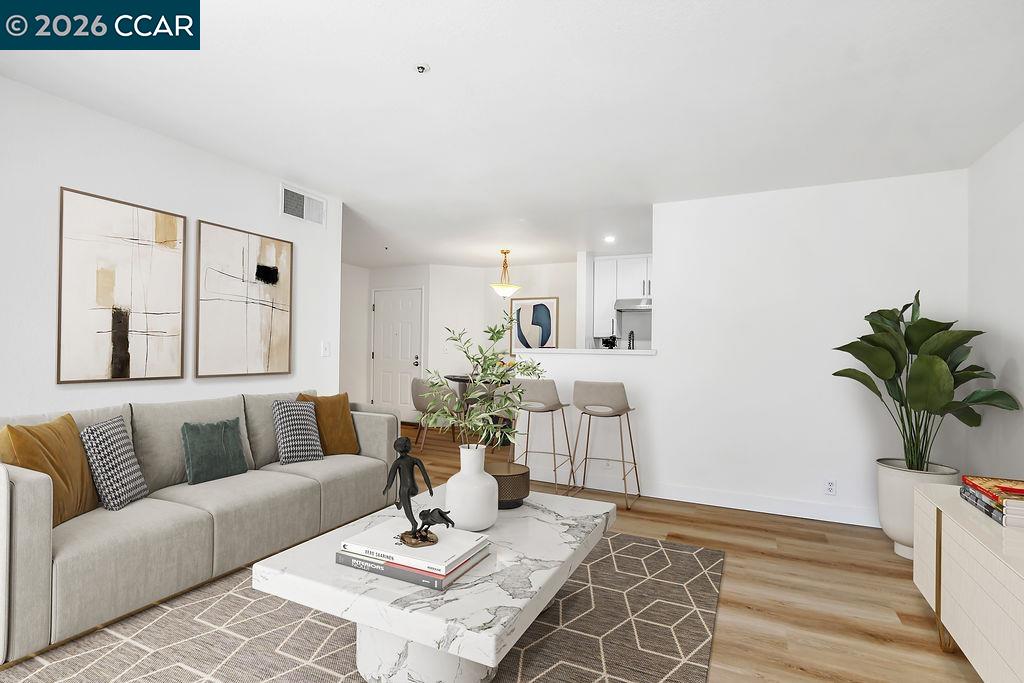 Photo #9: 41127570 Listing: Photo #9