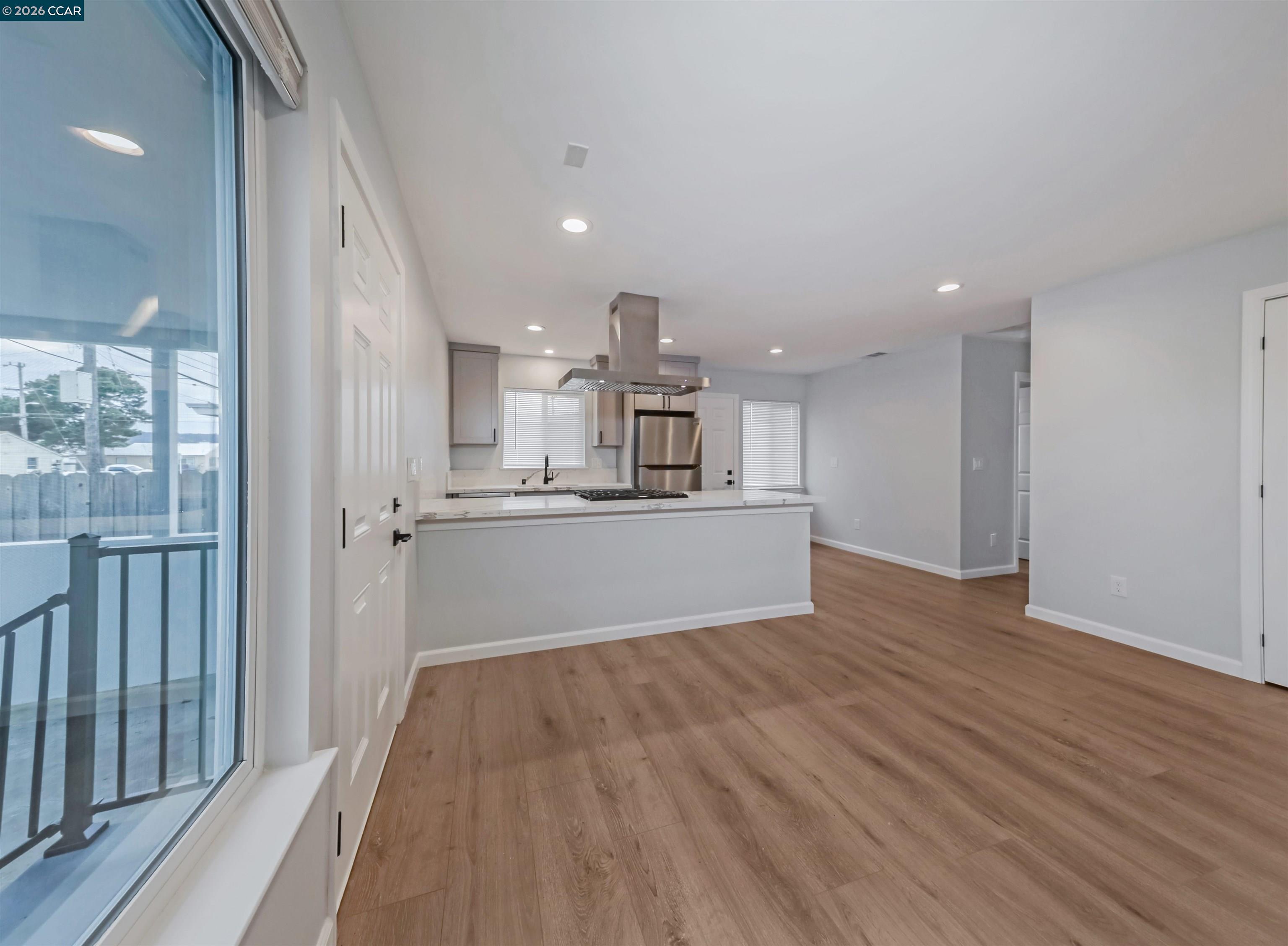 Detail Gallery Image 6 of 40 For 2019 Potrero Ave, Richmond,  CA 94804 - – Beds | – Baths