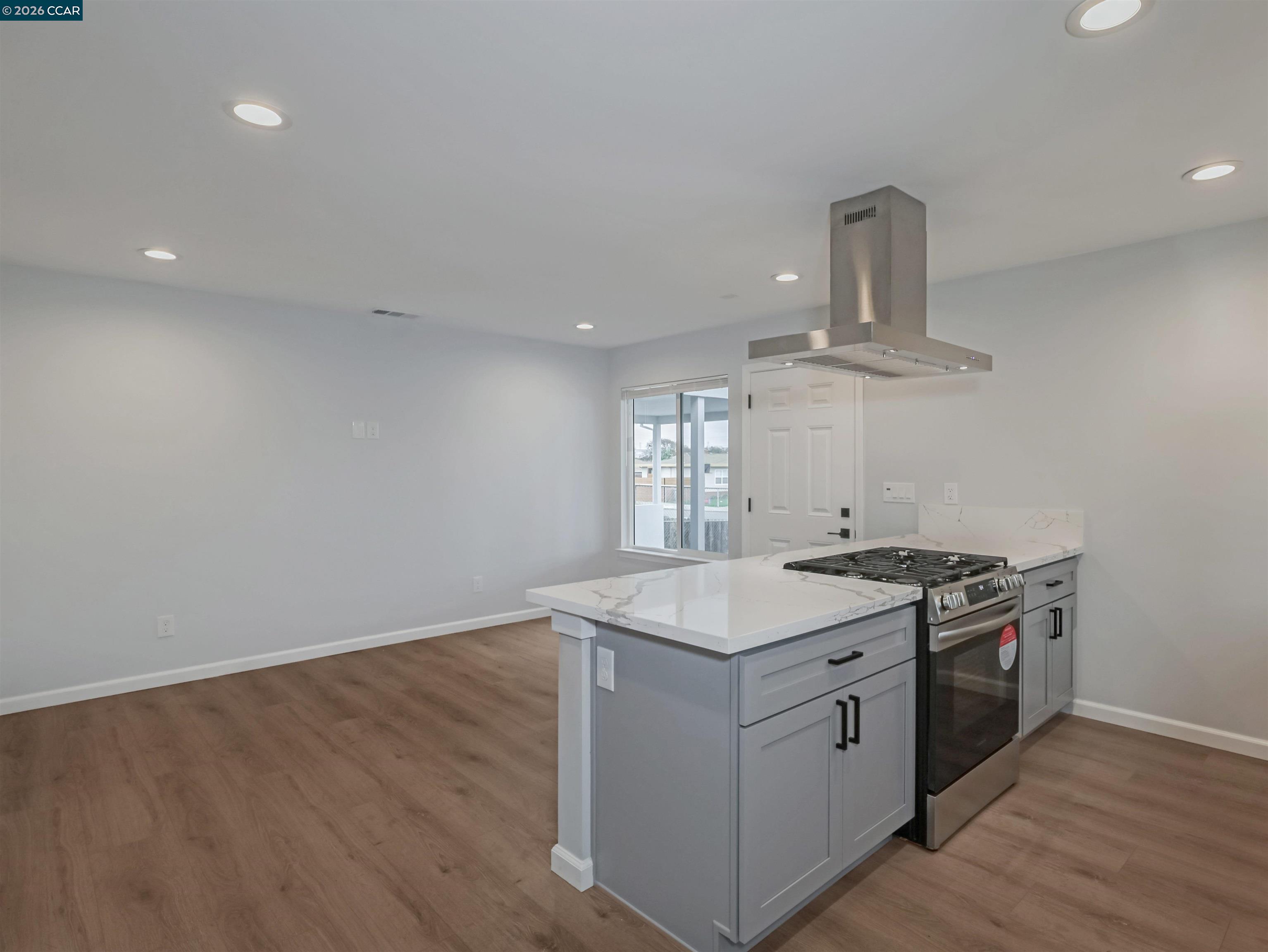 Detail Gallery Image 8 of 40 For 2019 Potrero Ave, Richmond,  CA 94804 - – Beds | – Baths