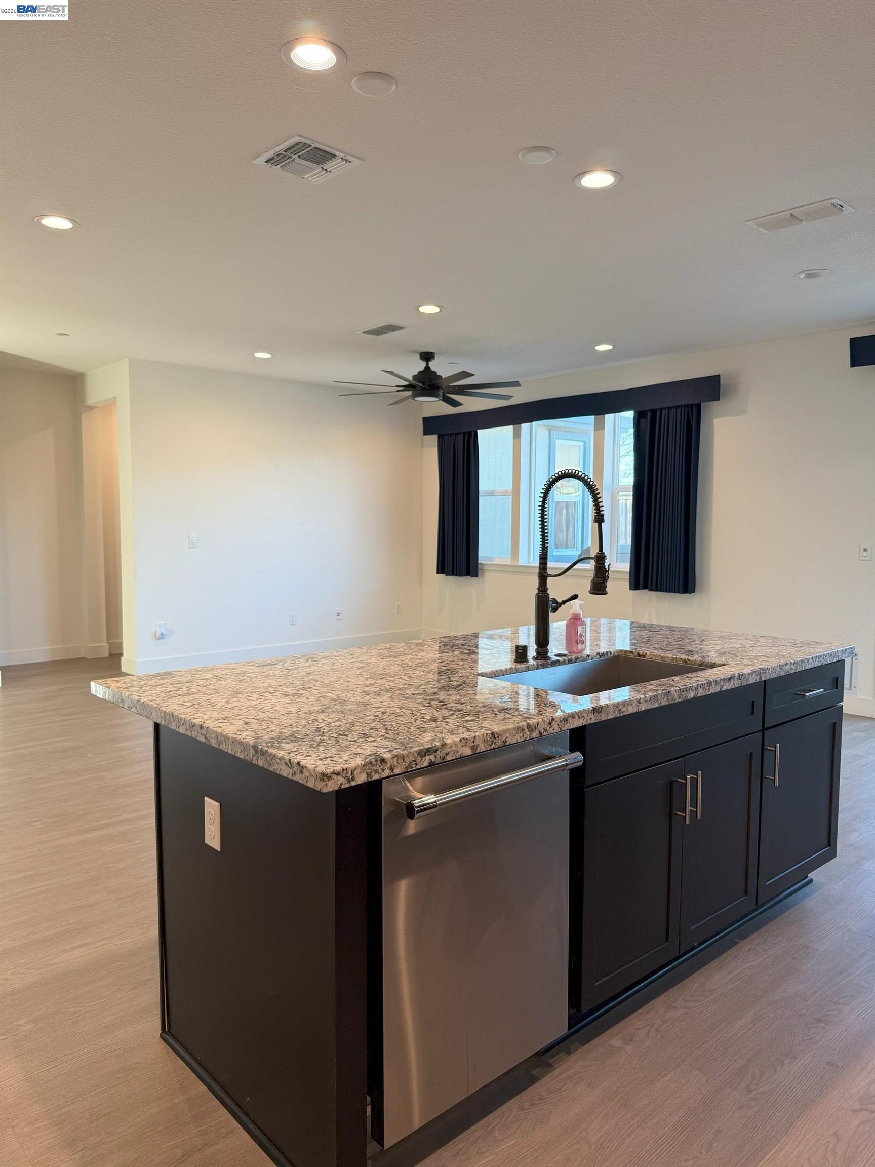 Detail Gallery Image 13 of 25 For 619 Heathridge Street, Manteca,  CA 95336-8814 - 2 Beds | 2 Baths