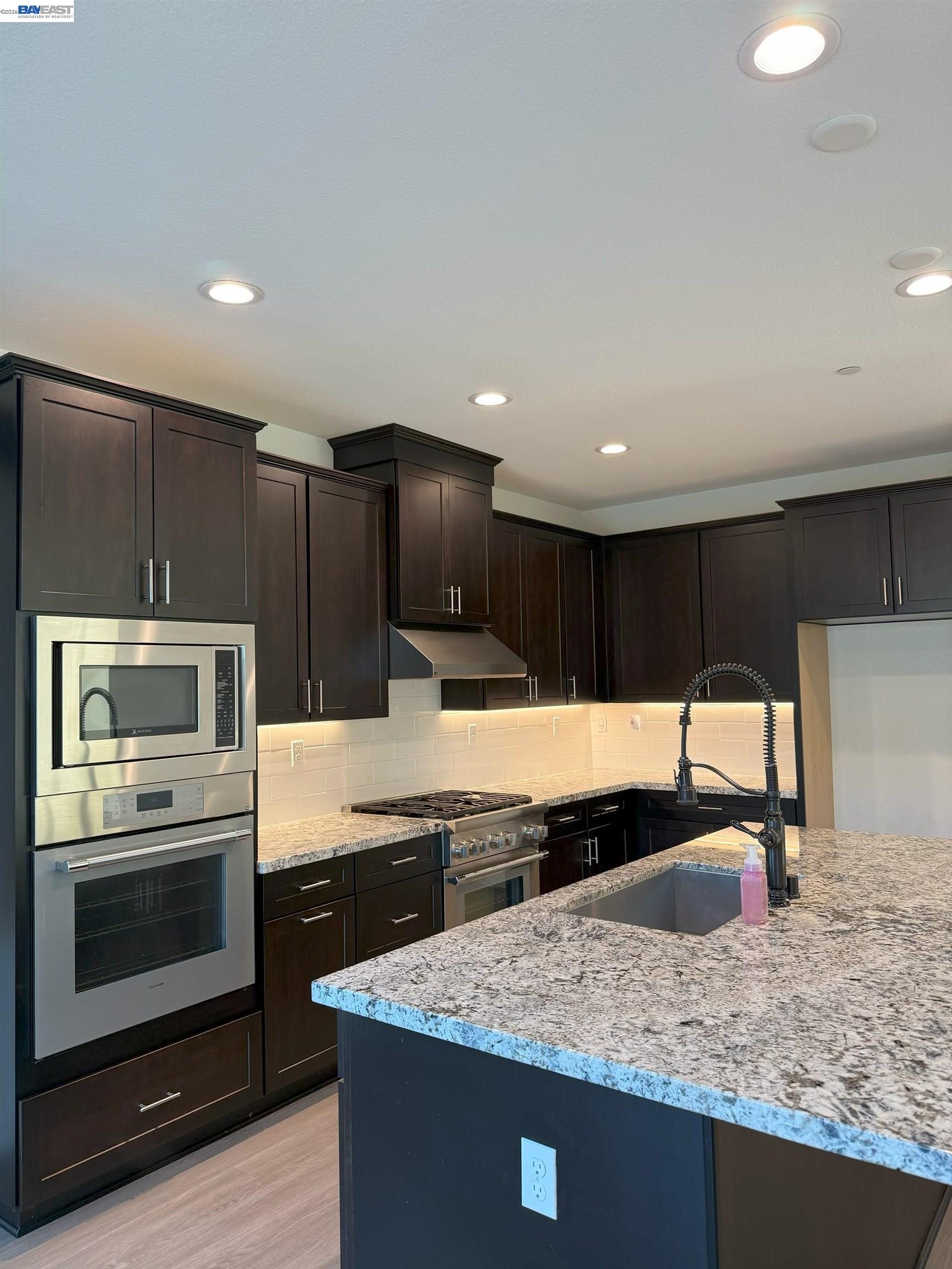 Detail Gallery Image 14 of 25 For 619 Heathridge Street, Manteca,  CA 95336-8814 - 2 Beds | 2 Baths