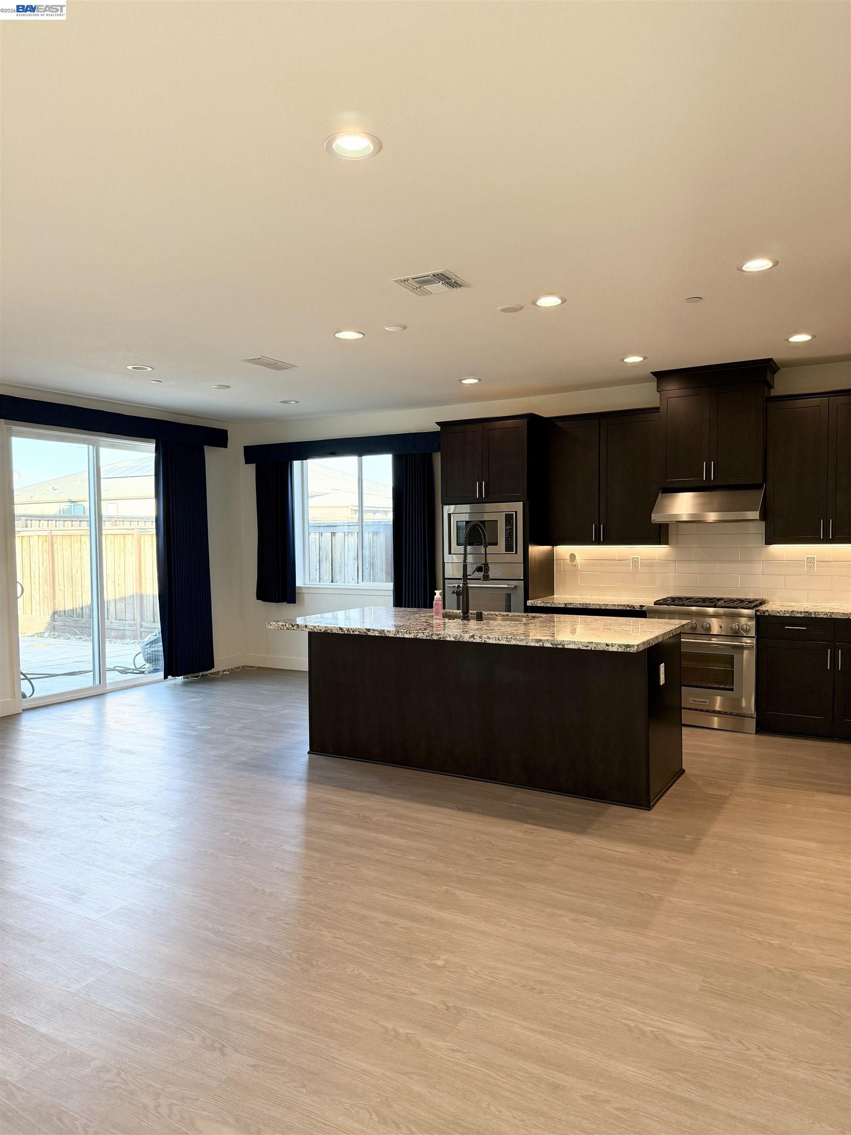 Detail Gallery Image 15 of 40 For 619 Heathridge Street, Manteca,  CA 95336-8814 - 2 Beds | 2 Baths