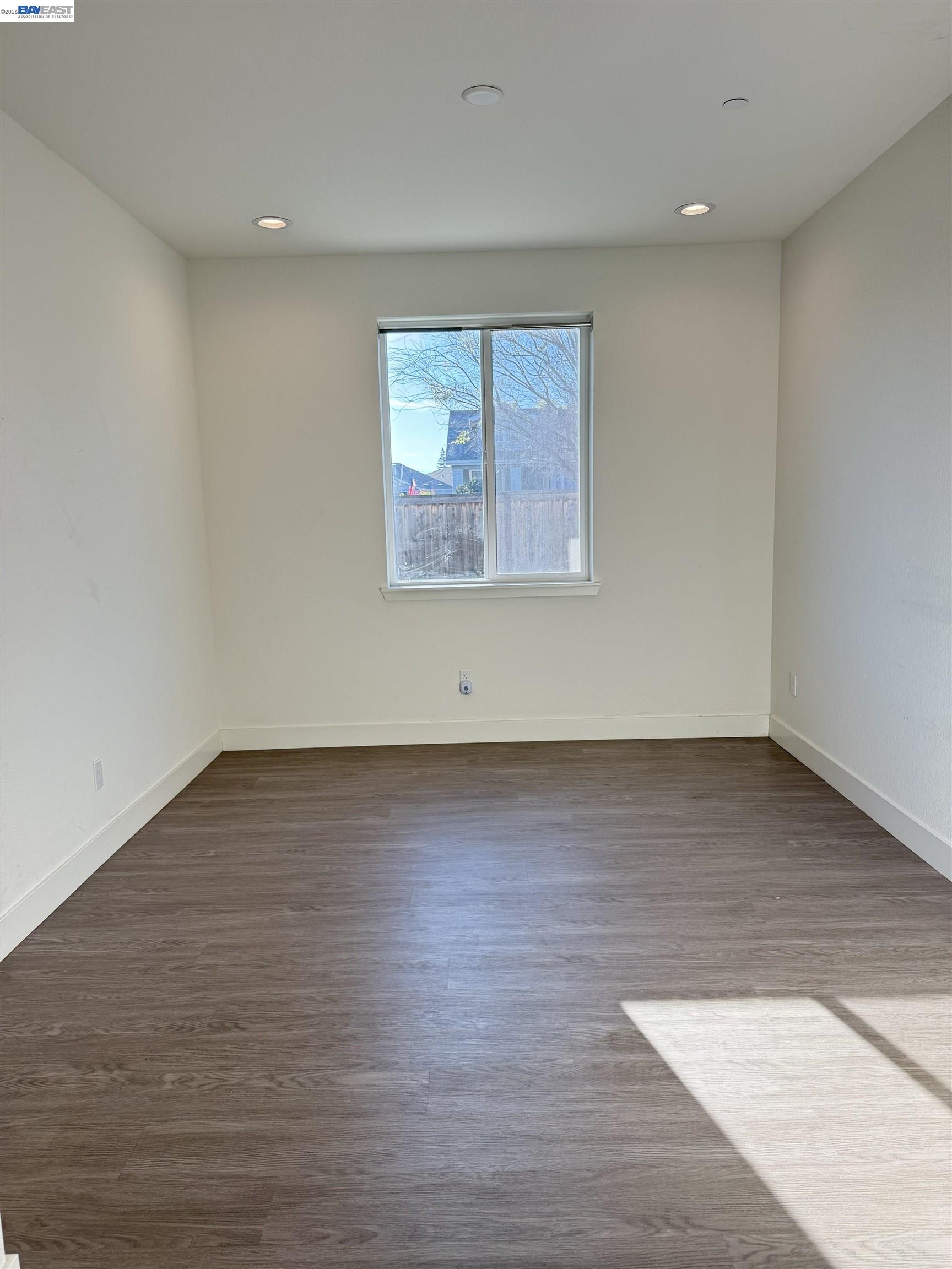 Detail Gallery Image 4 of 40 For 619 Heathridge Street, Manteca,  CA 95336-8814 - 2 Beds | 2 Baths