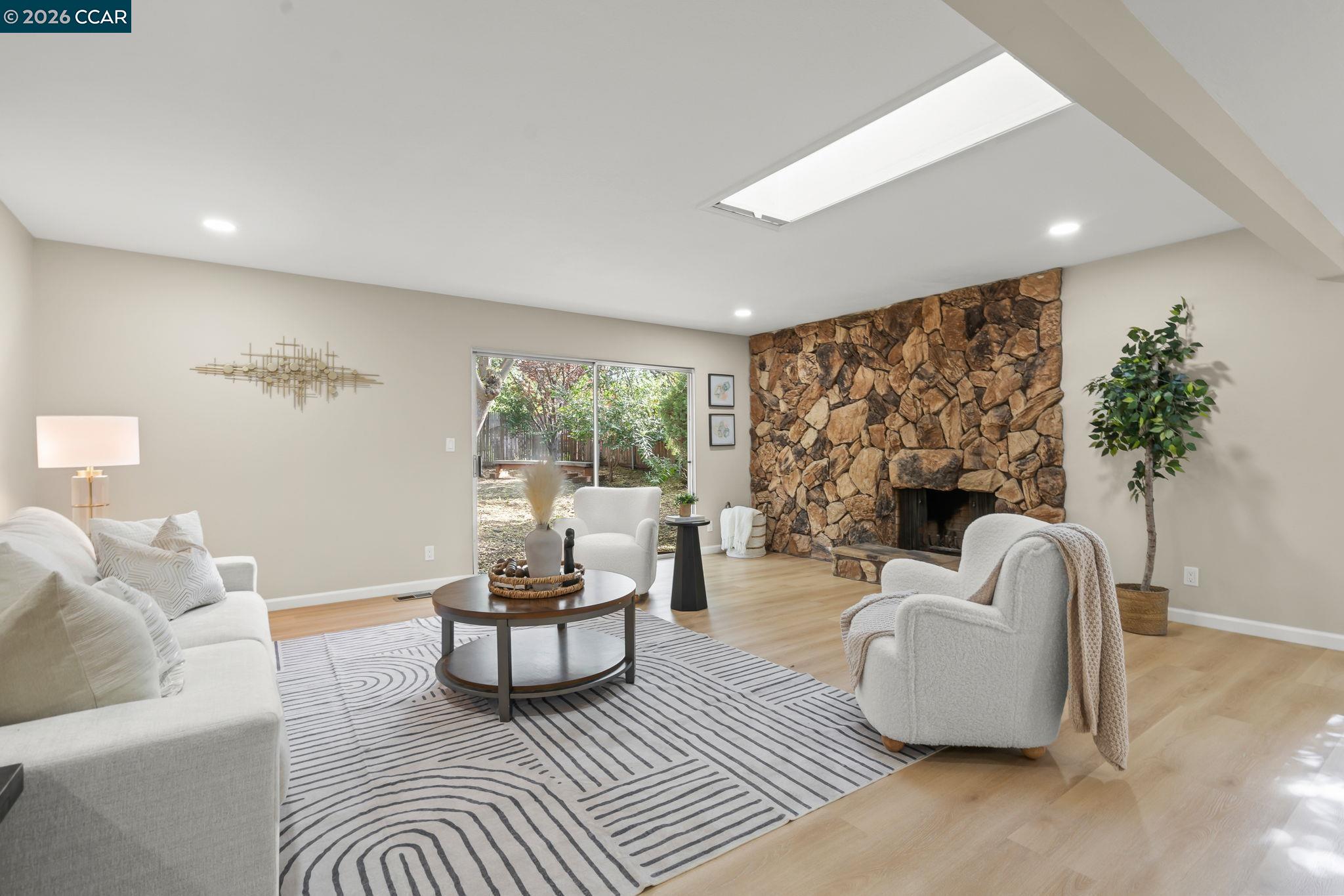 Detail Gallery Image 6 of 37 For 1167 Kaski Ln, Concord,  CA 94518 - 4 Beds | 3 Baths