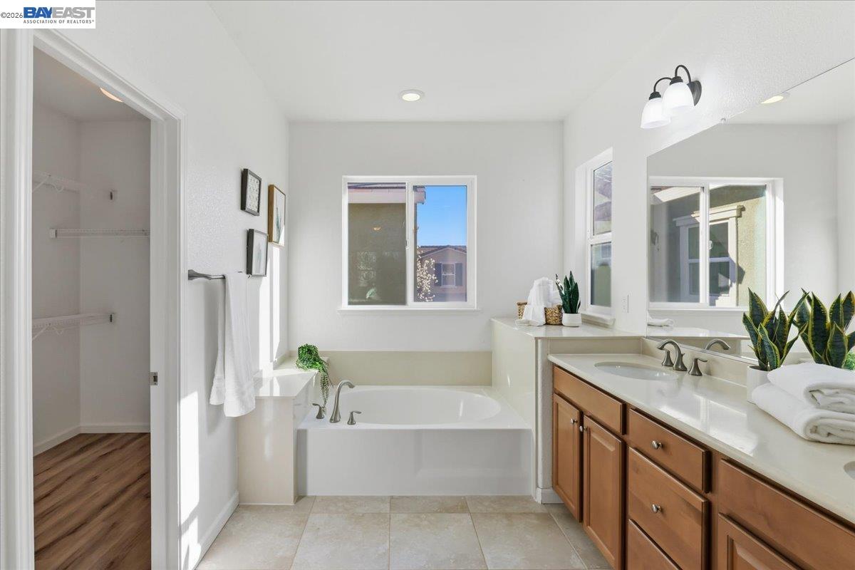 Detail Gallery Image 20 of 40 For 369 W Tuscan Ln, Mountain House,  CA 95391 - 4 Beds | 3 Baths