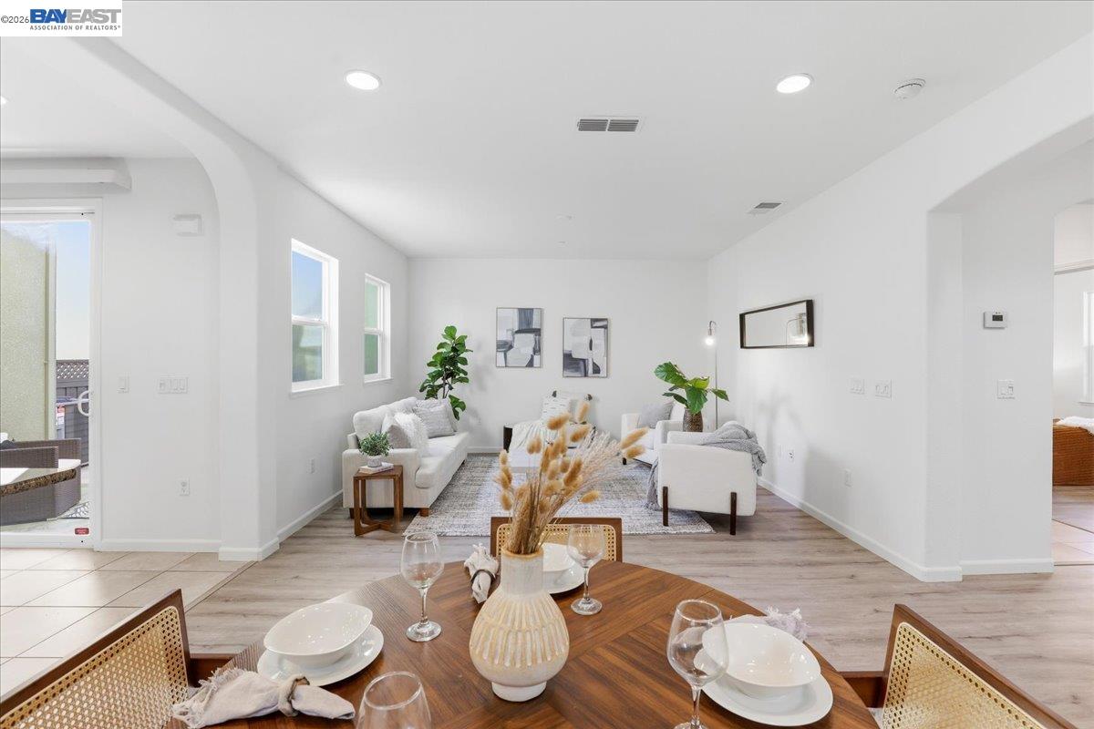 Detail Gallery Image 8 of 40 For 369 W Tuscan Ln, Mountain House,  CA 95391 - 4 Beds | 3 Baths