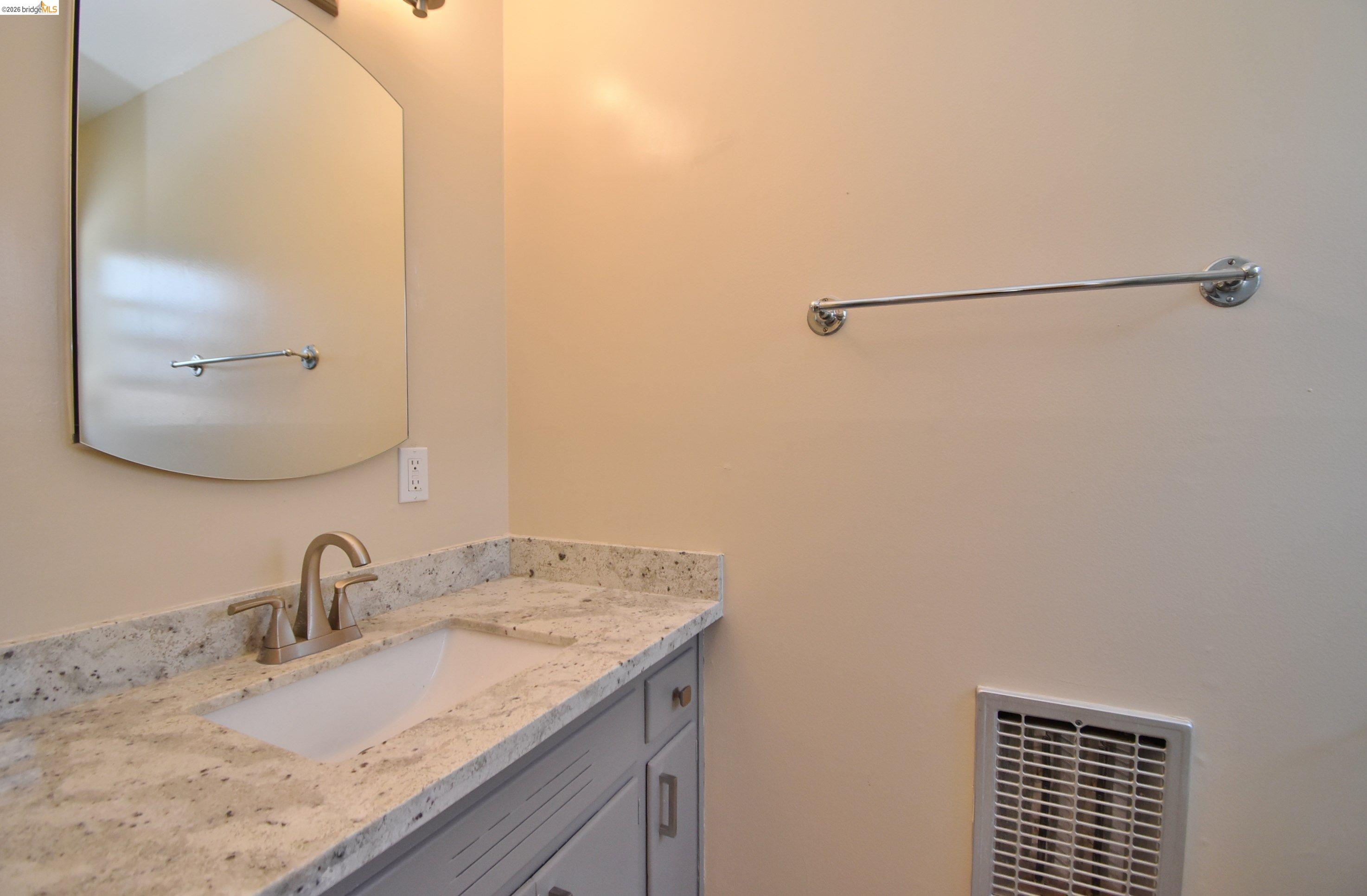 Detail Gallery Image 11 of 19 For 40232 Blanchard Street, Fremont,  CA 94538-9999 - 3 Beds | 2 Baths