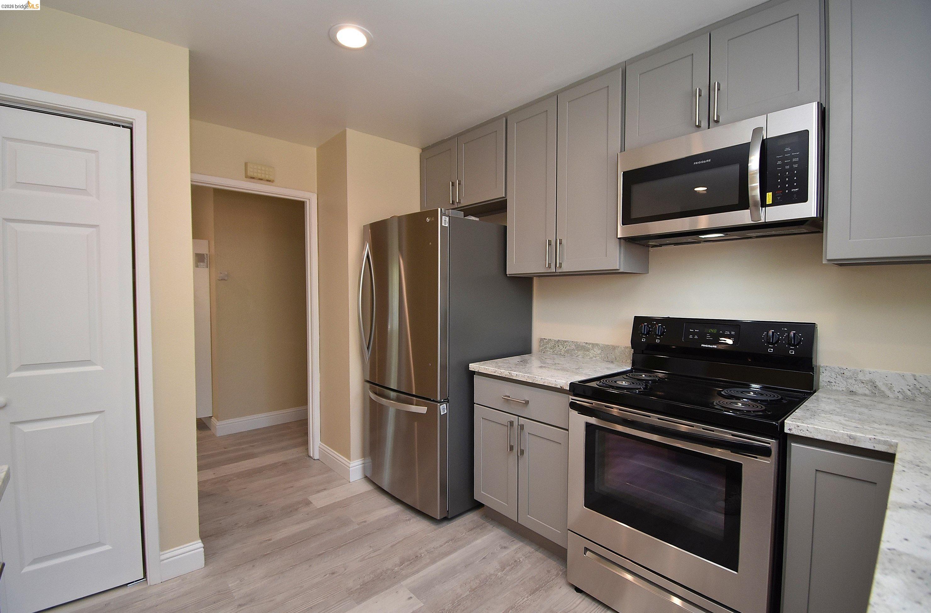 Detail Gallery Image 5 of 19 For 40232 Blanchard Street, Fremont,  CA 94538-9999 - 3 Beds | 2 Baths