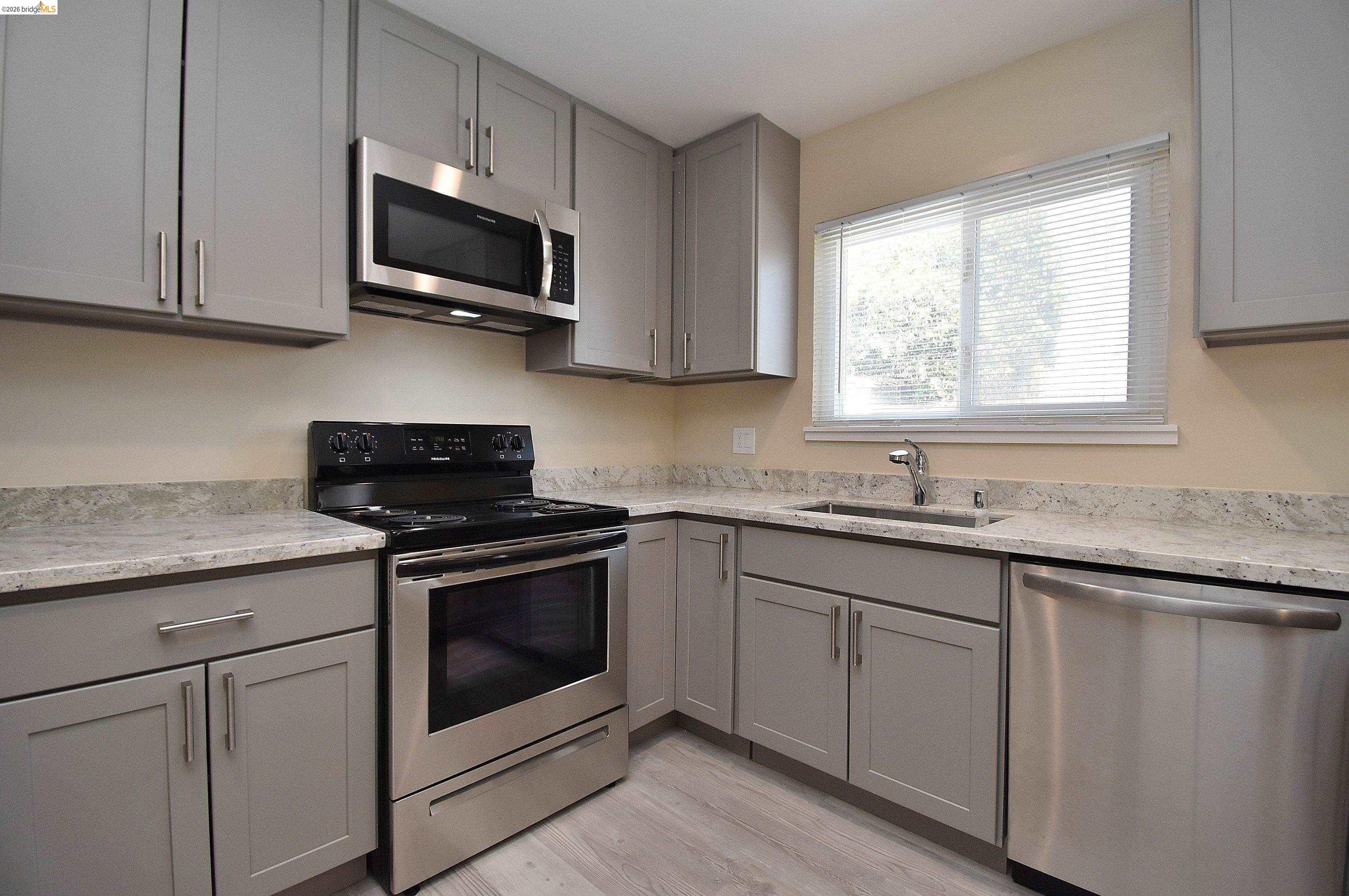 Detail Gallery Image 6 of 19 For 40232 Blanchard Street, Fremont,  CA 94538-9999 - 3 Beds | 2 Baths