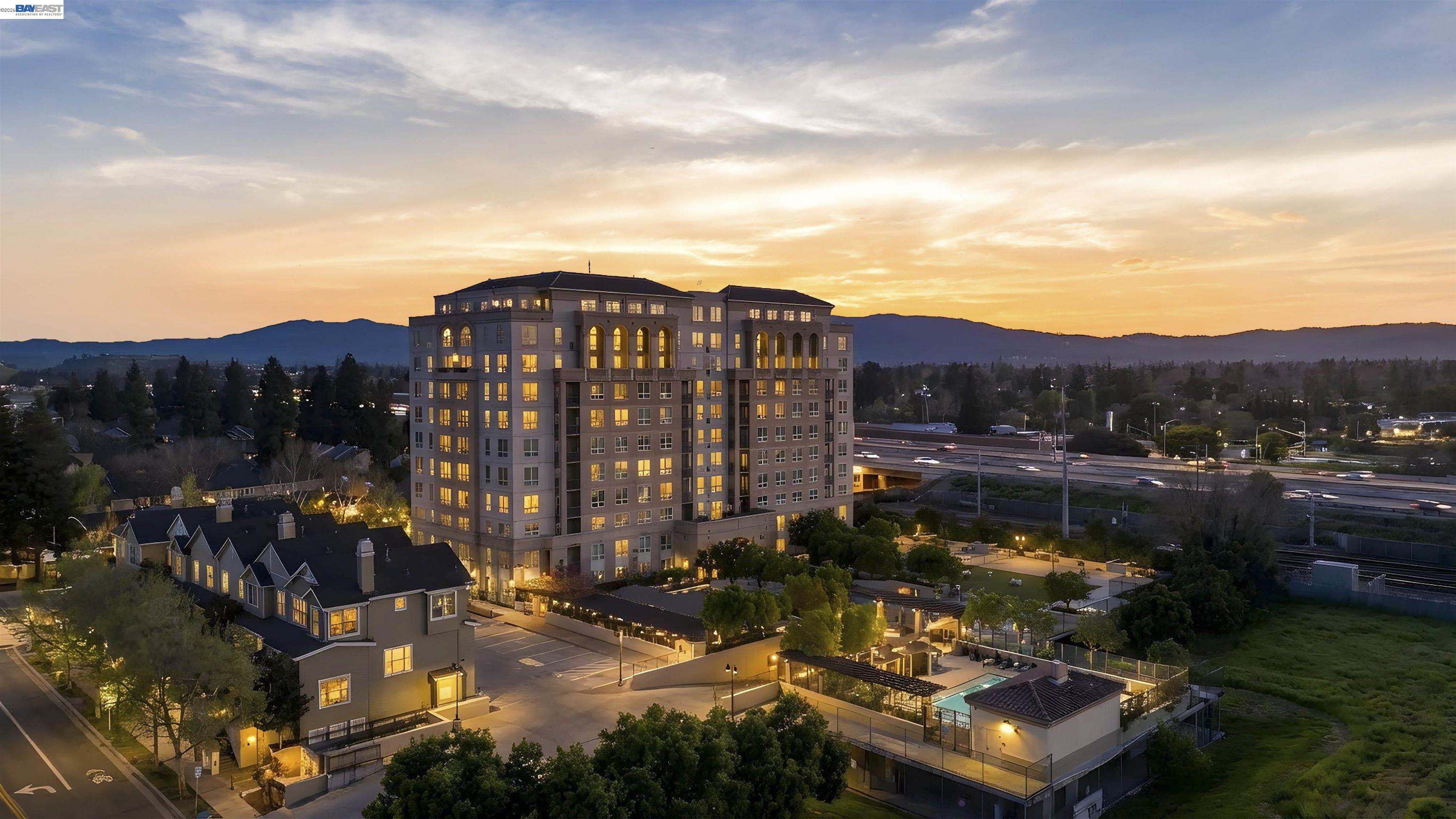 Detail Gallery Image 3 of 60 For 1375 Lick Ave #522,  San Jose,  CA 95110 - 2 Beds | 2 Baths