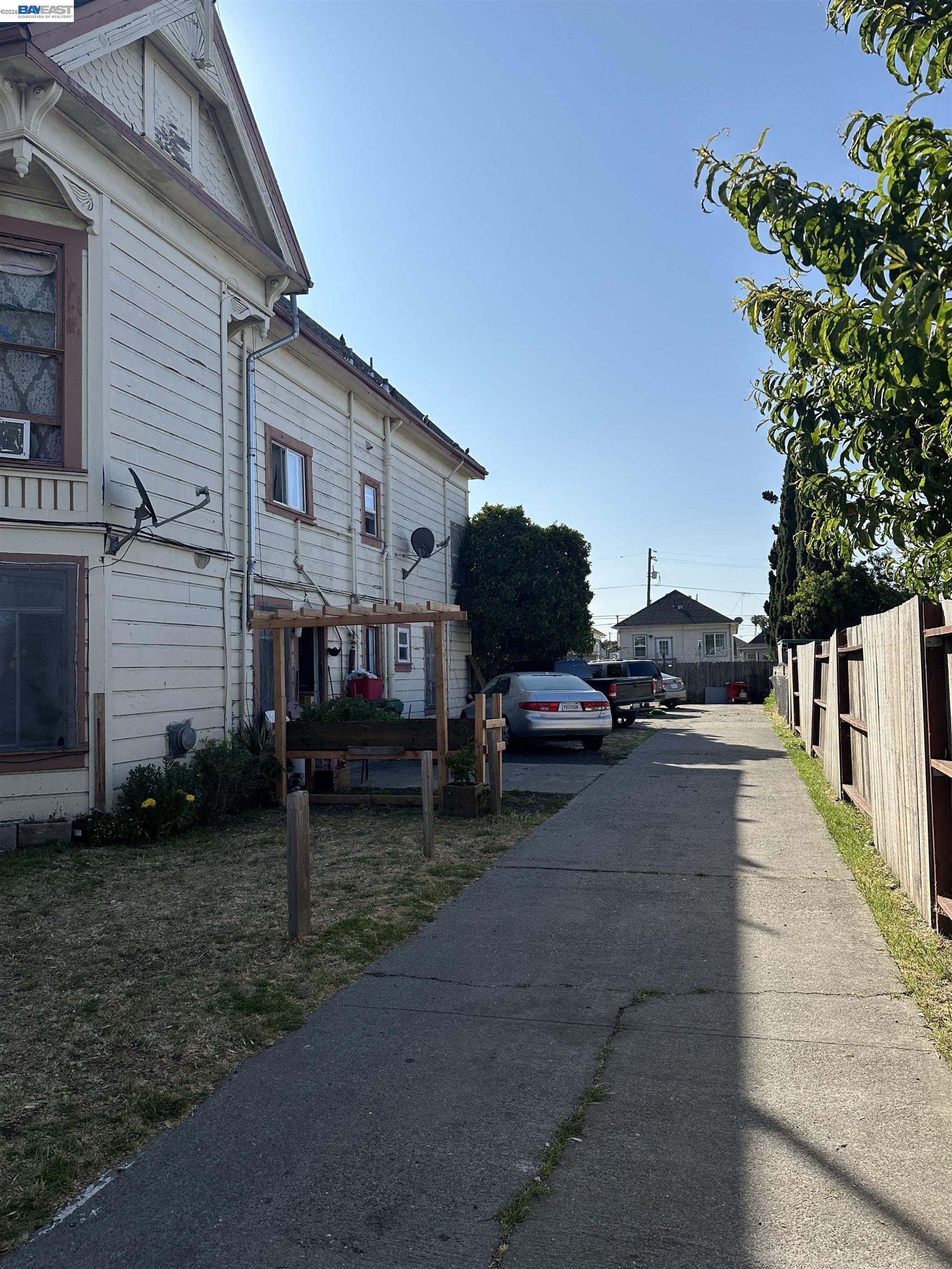 Detail Gallery Image 5 of 15 For 1538 39th Avenue, Oakland,  CA 94601 - – Beds | – Baths