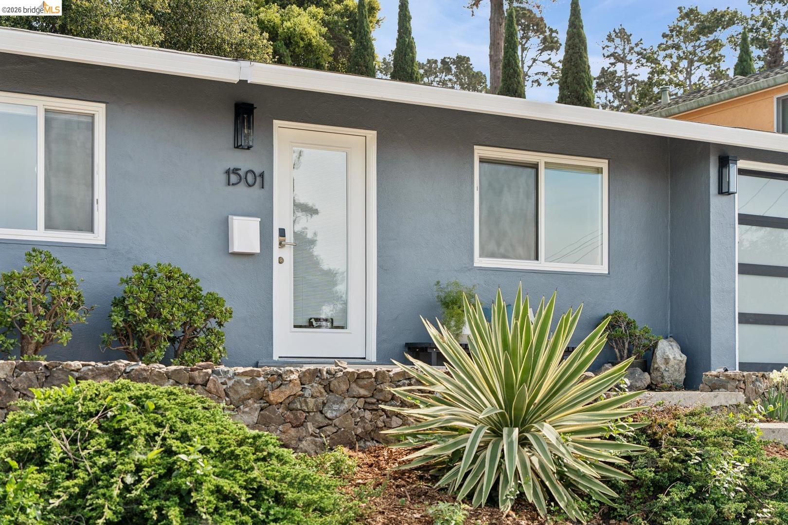 Detail Gallery Image 3 of 44 For 1501 Fairview Ave, Richmond,  CA 94805 - 2 Beds | 1 Baths