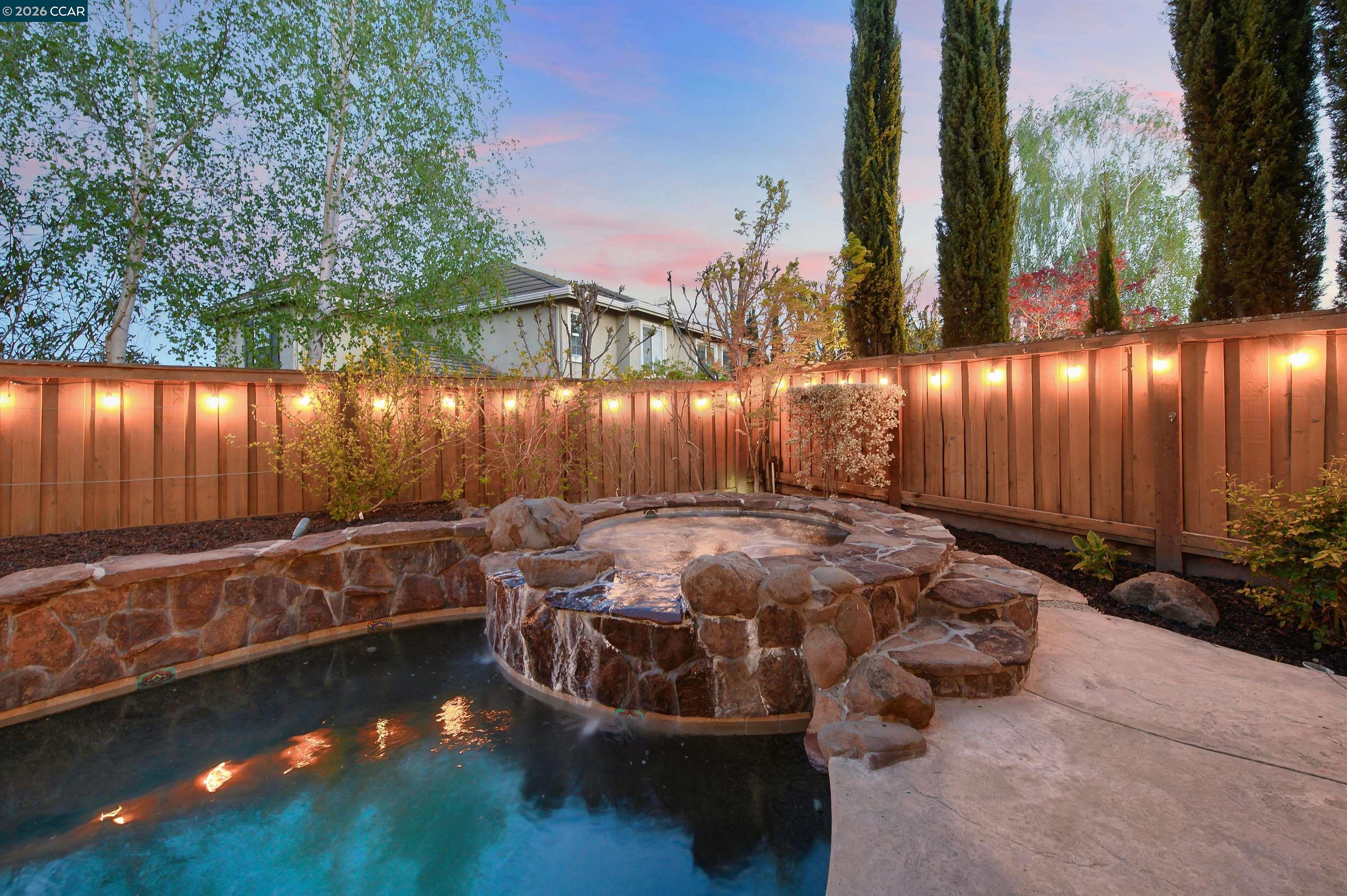 Detail Gallery Image 3 of 32 For 2261 Genoa St, Danville,  CA 94506 - 5 Beds | 3 Baths