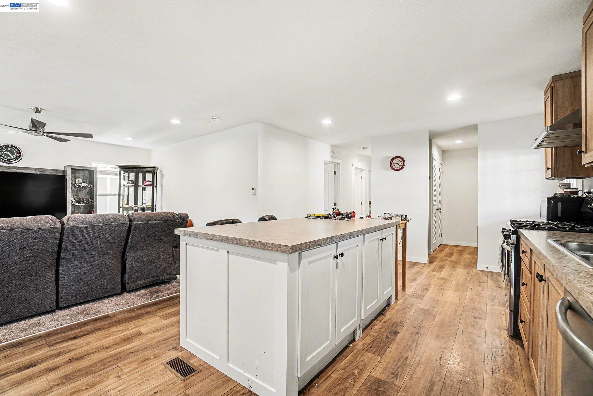 Detail Gallery Image 11 of 19 For 16711 Marsh Creek Rd #150,  Clayton,  CA 94517 - 3 Beds | 2 Baths